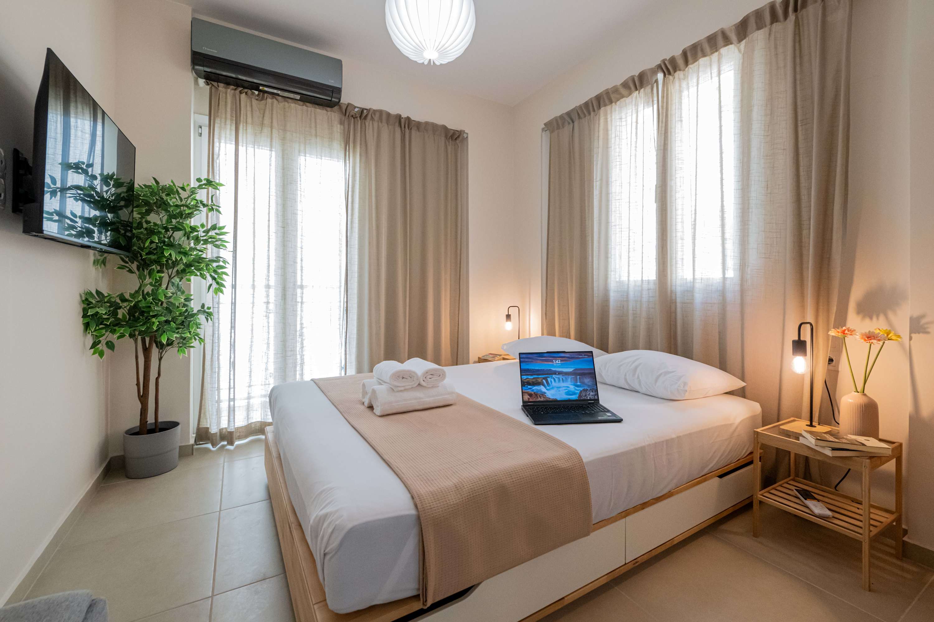 Home Easy Kalamata - Central Nest, Private Parking — Kalamata, Messinia — vacation rental