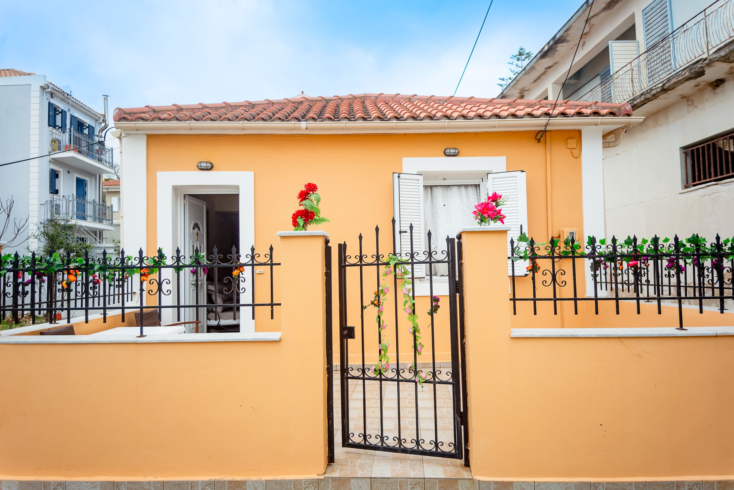 Spacious 2 Bd Detached House in Kefalonia w Patio in Kefalonia — photo 1