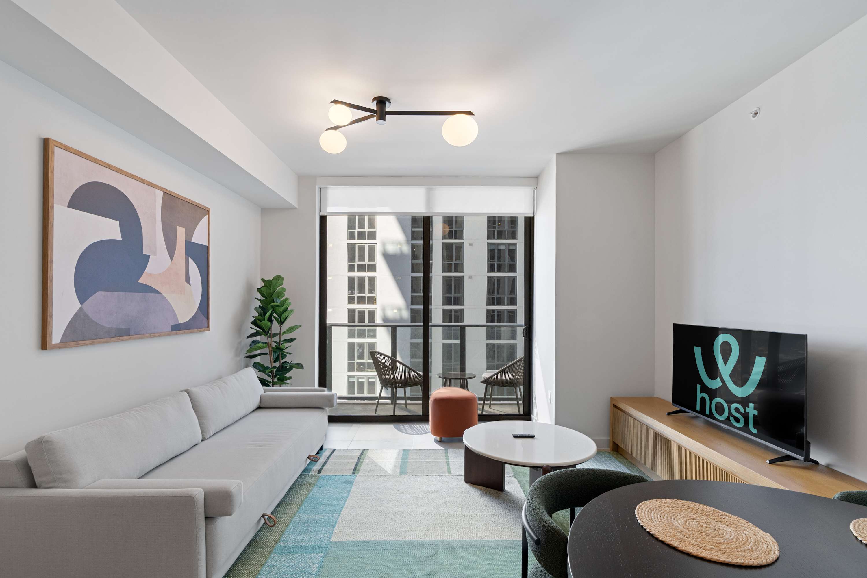 Downtown Miami Condo | Near Bayside | Free parking