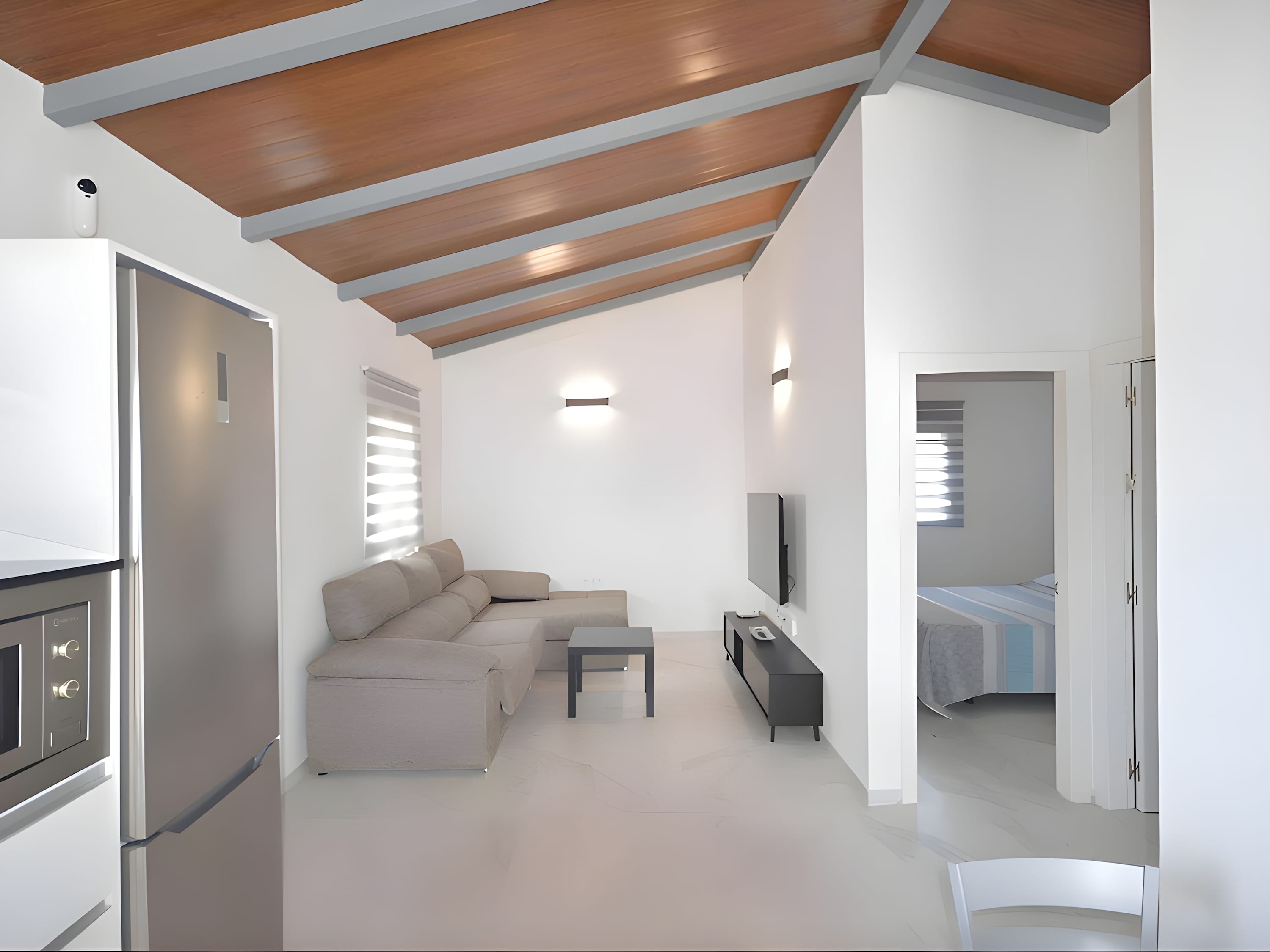 Encantador Chalet con Piscina y Terraza Soleada cerca del Mar en Conil - image 9