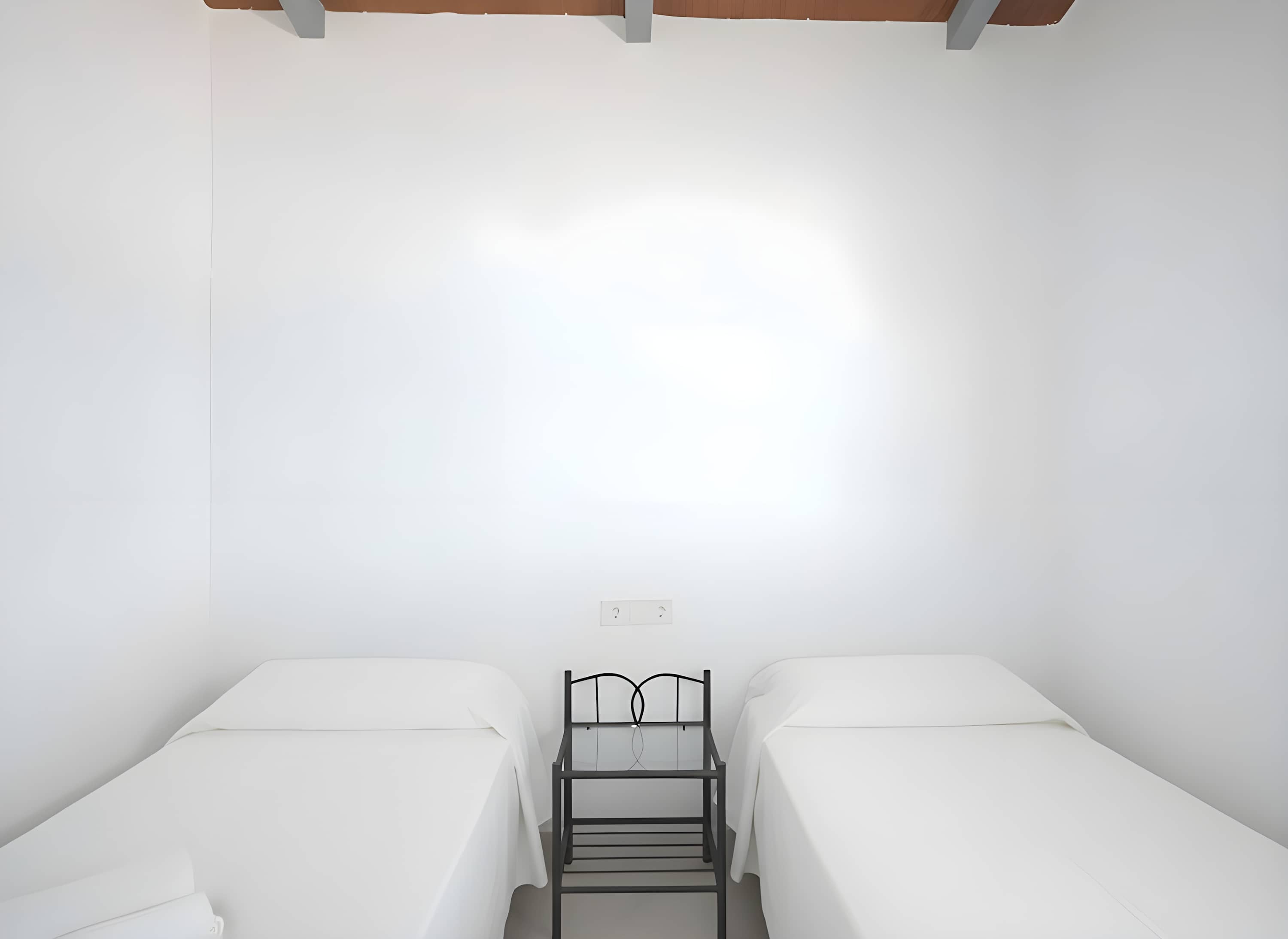 Encantador Chalet con Piscina y Terraza Soleada cerca del Mar en Conil - image 21