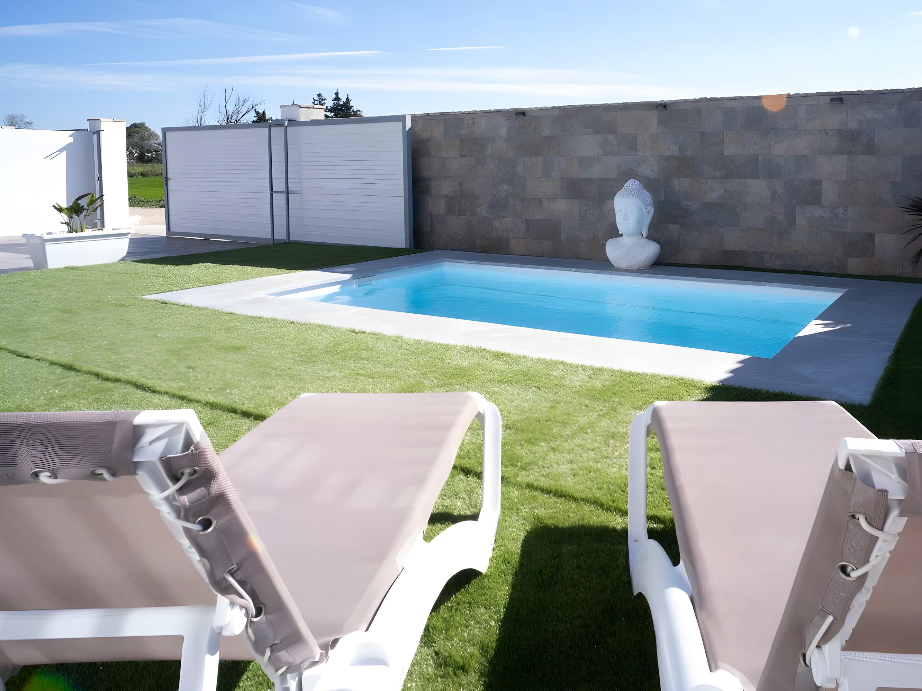 Encantador Chalet con Piscina y Terraza Soleada cerca del Mar en Conil - image 22