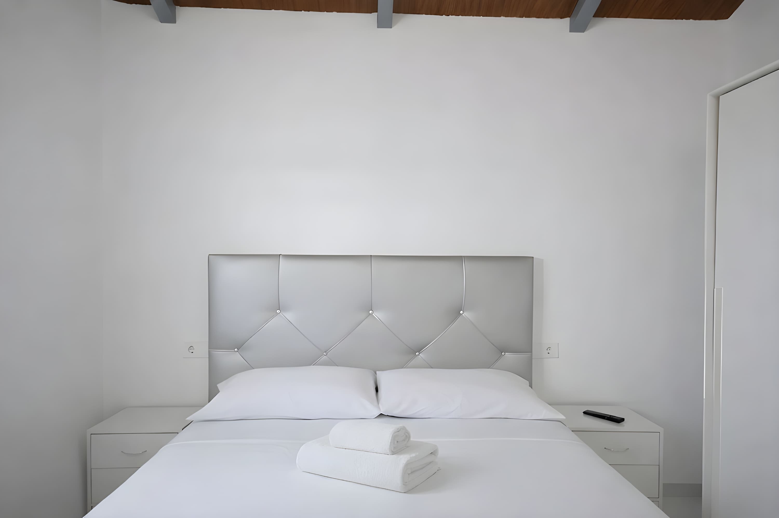 Encantador Chalet con Piscina y Terraza Soleada cerca del Mar en Conil - image 24