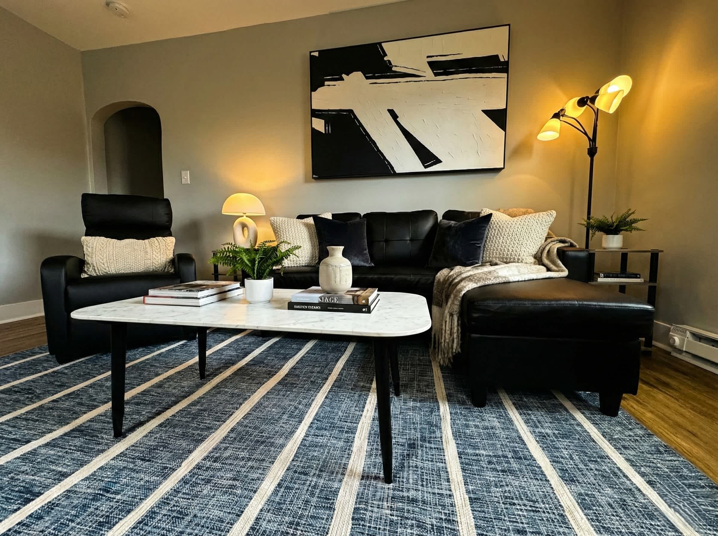 Newly Renovated Apt with King Bed