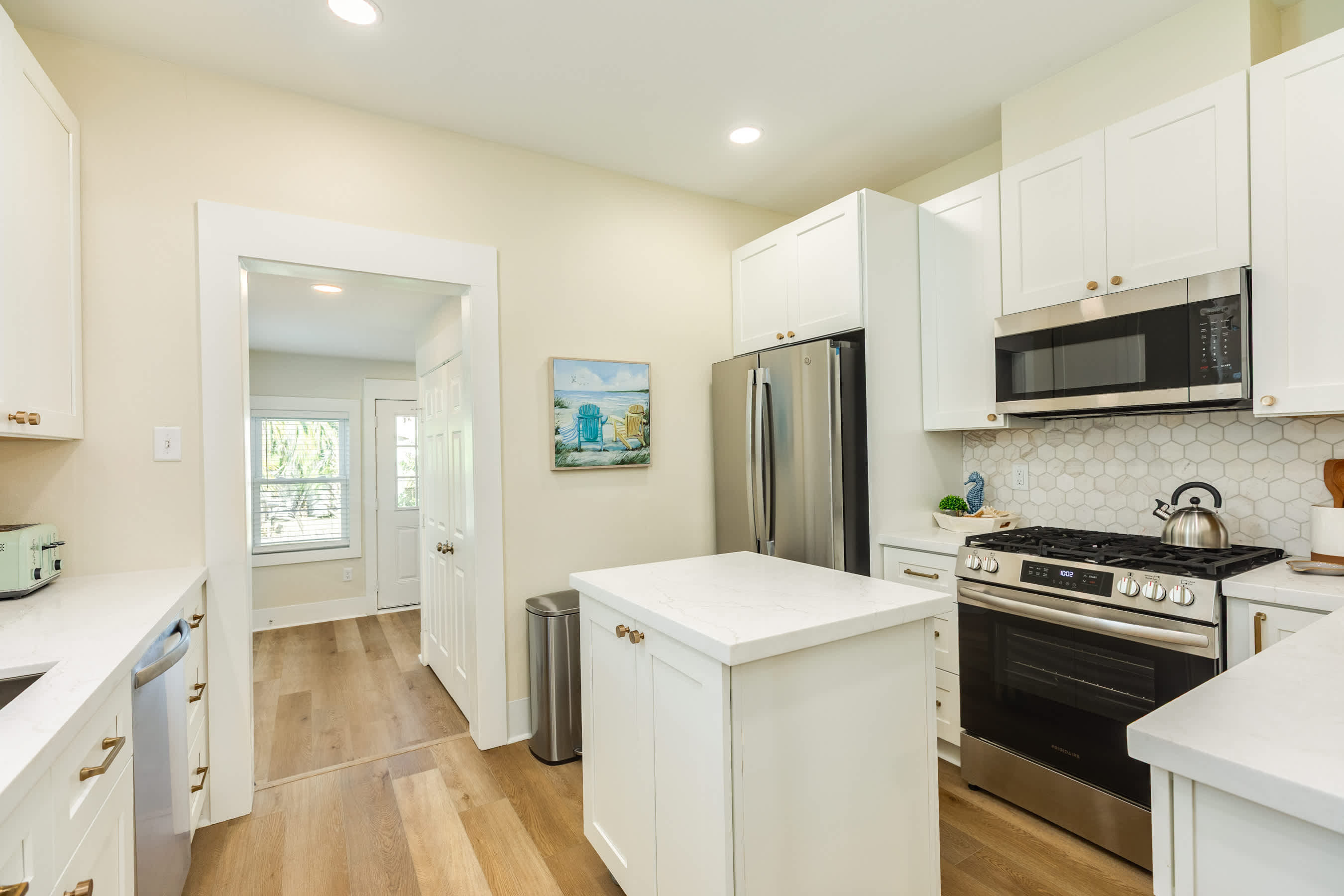 Mid Tide Modern Easy Walk Easy Stay Easy Living 6