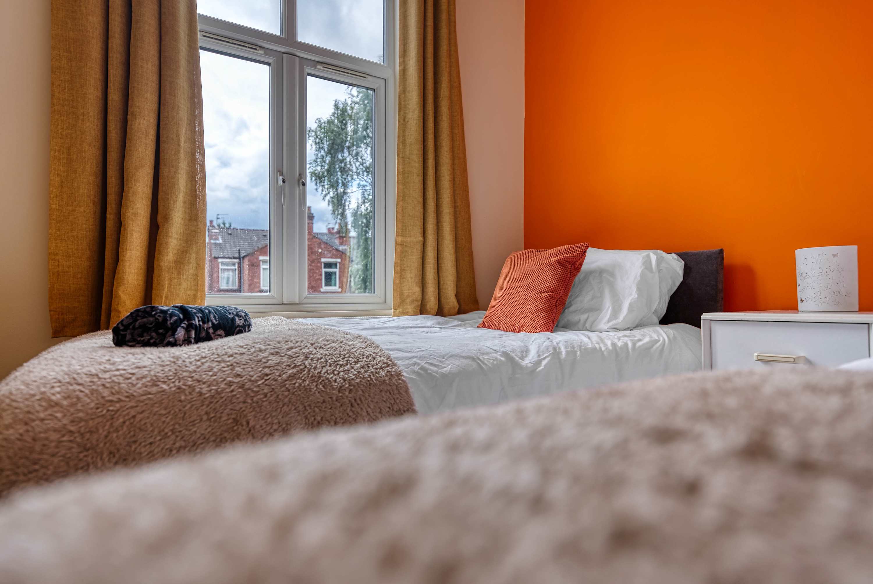 Listing Coventry Work Stay | 4 Bedroom & Parking