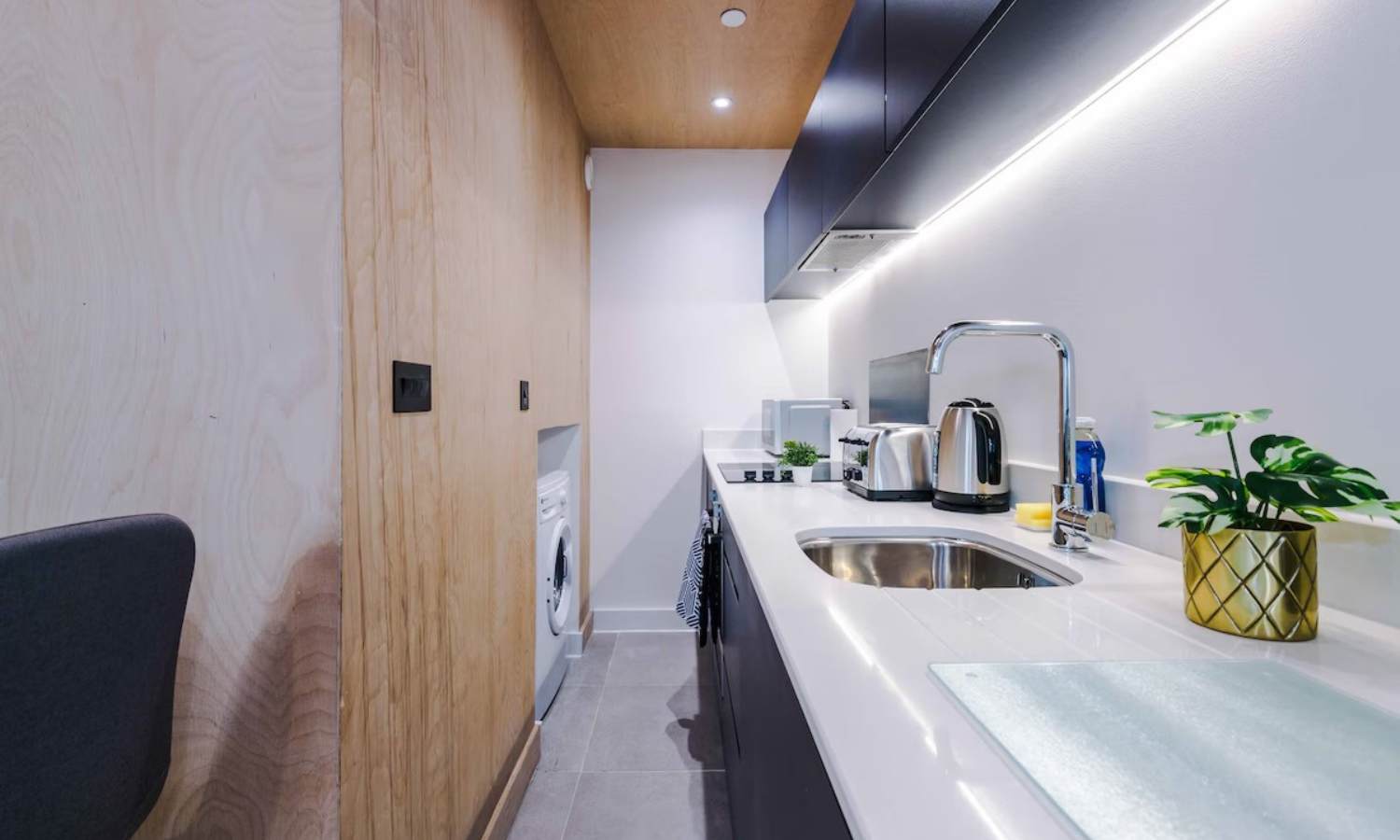 Listing Modern 2BR Apartment with Wifi in Manchester