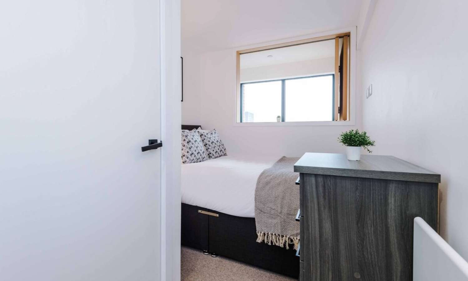 Modern 2BR Apartment with Wifi in Manchester in 7 Spinners Way M15 4UU - Property image 13 - VivreStays