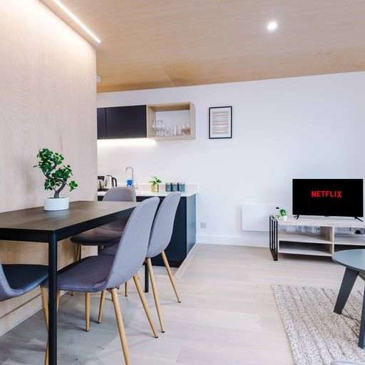 Modern 2BR Apartment with Wifi in Manchester in 7 Spinners Way M15 4UU - Property image 24 - VivreStays