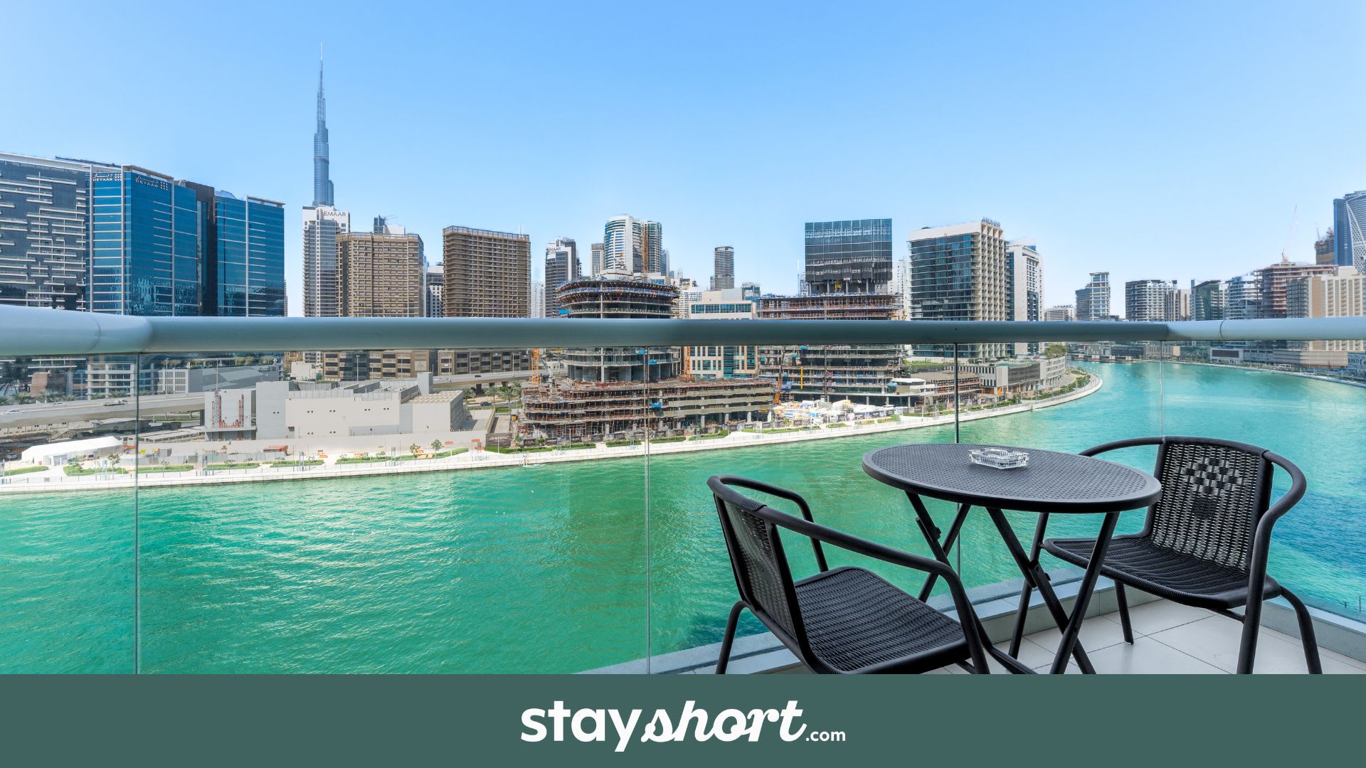 Free housekeeping visits during your stay - StayShort - Stunning 1 Bed in Business Bay that Sleeps 4 with Burj Views — Business Bay, Dubai — vacation rental