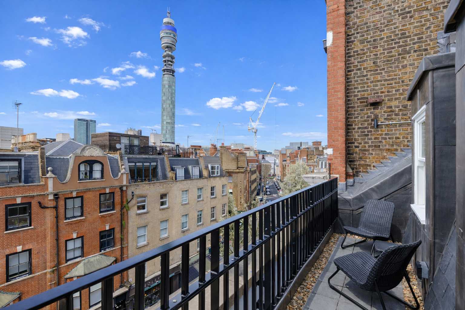 View Top-Floor 1-Bed + Balcony · Fitzrovia · Sleeps 4 in Foley Street, 4 W1W 7TJ Top-Floor 1-Bed + Balcony · Fitzrovia · Sleeps 4 in Foley Street, 4 W1W 7TJ - Property image 4 - VivreStays