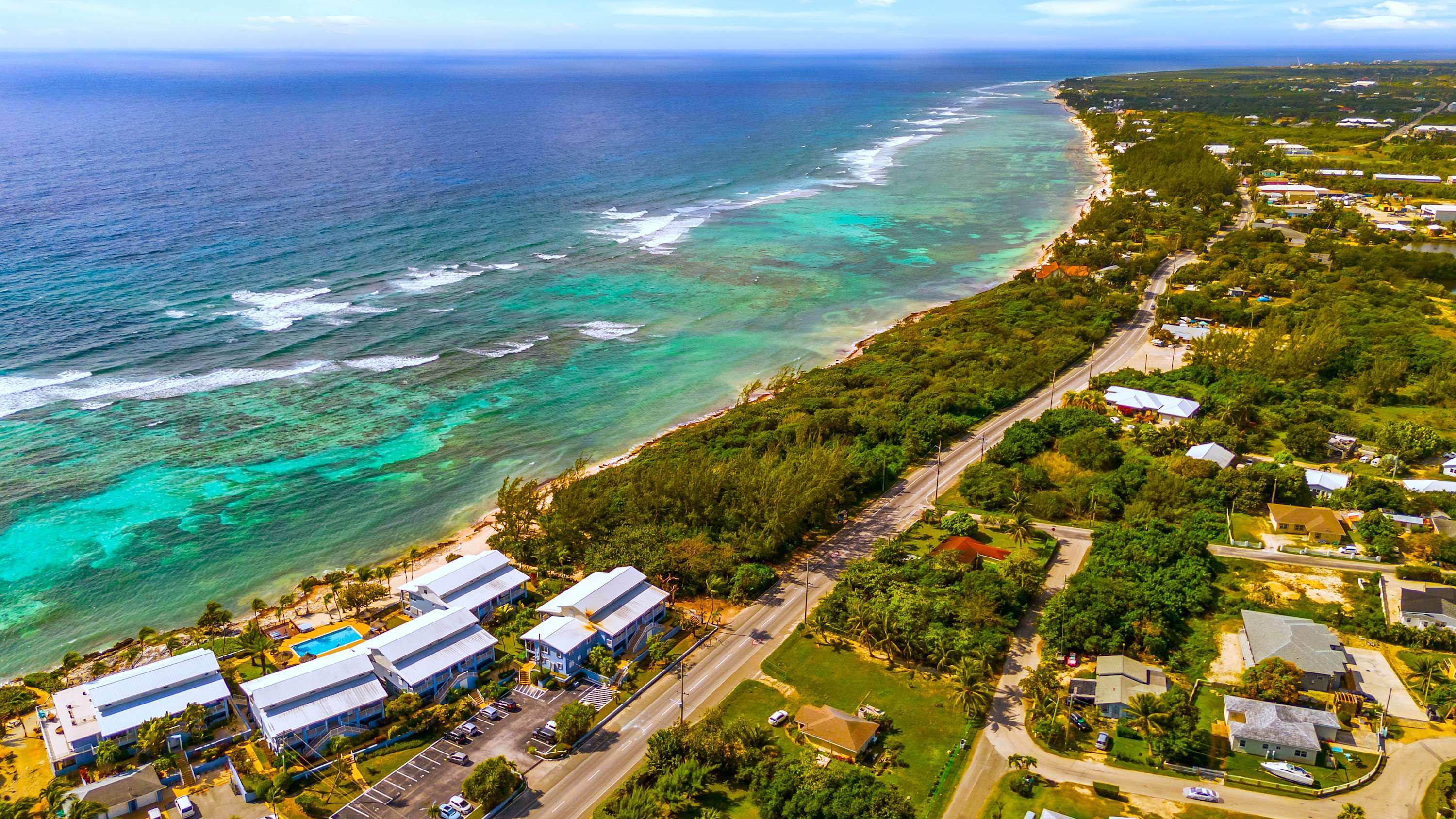 Moon Bay 2 Bdr Beachfront Condo with Pool and Tennis — Bodden Town, Bodden Town — vacation rental