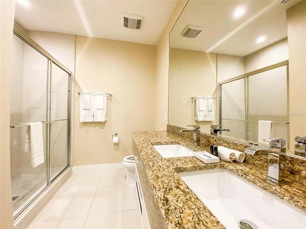 4 BR Home w/ Resort Amenities + 3 MI to Disney