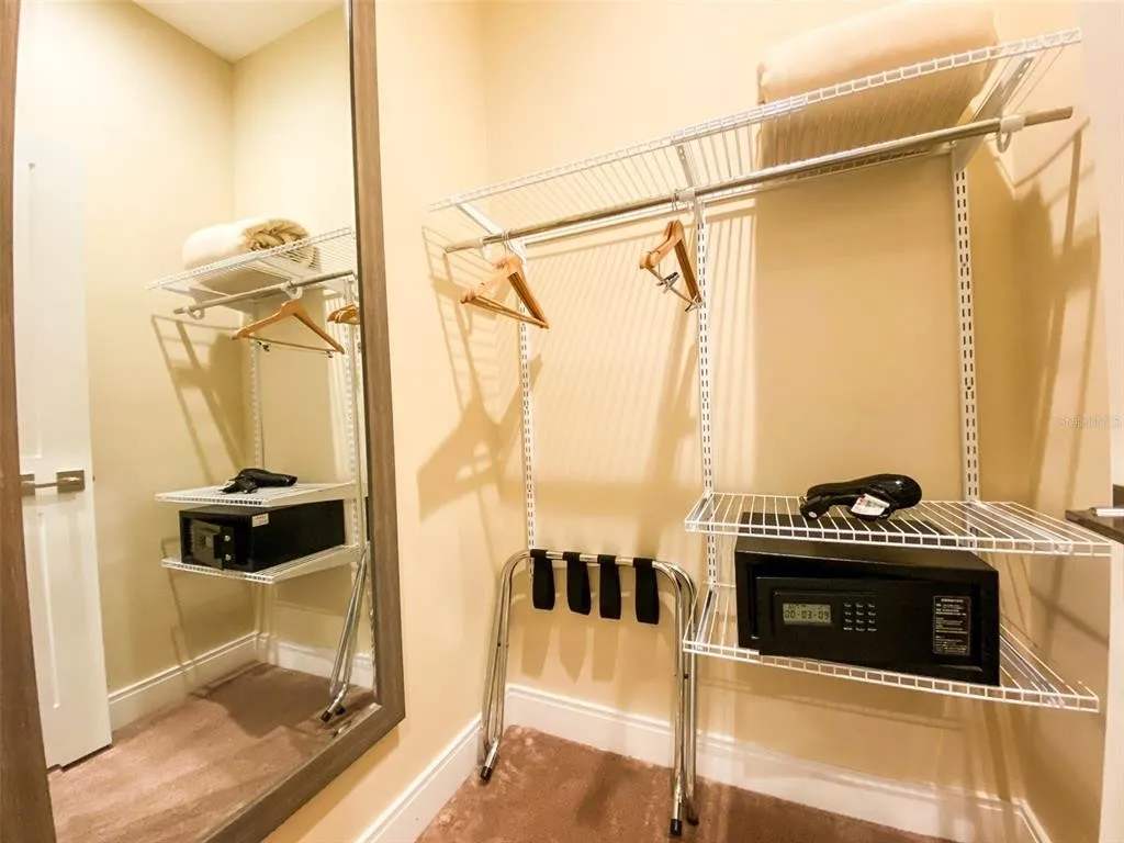 4 BR Home w/ Resort Amenities + 3 MI to Disney