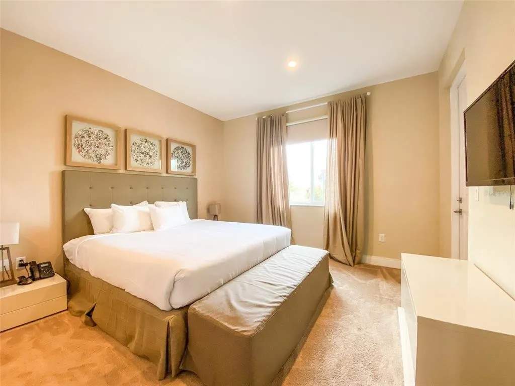 4 BR Home w/ Resort Amenities + 3 MI to Disney