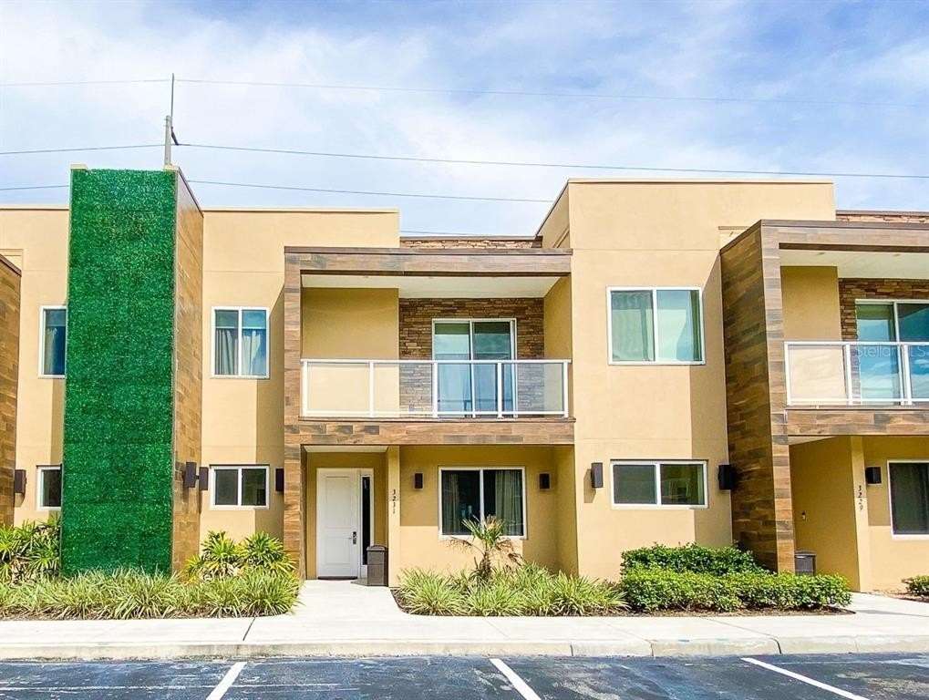 4 BR Home w/ Resort Amenities + 3 MI to Disney