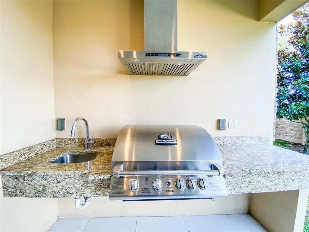 4 BR Home w/ Resort Amenities + 3 MI to Disney