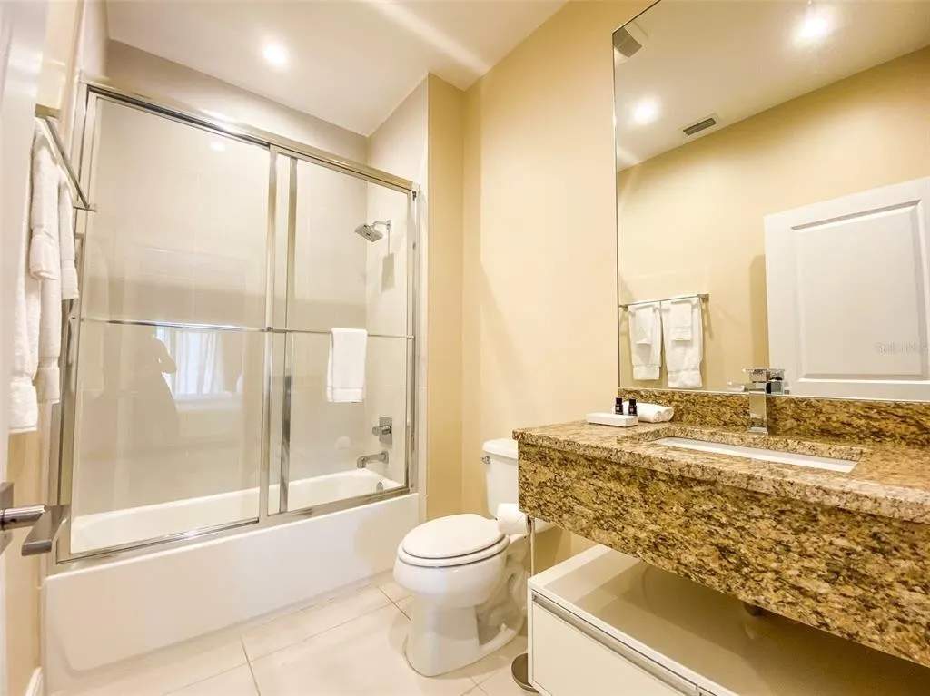 4 BR Home w/ Resort Amenities + 3 MI to Disney