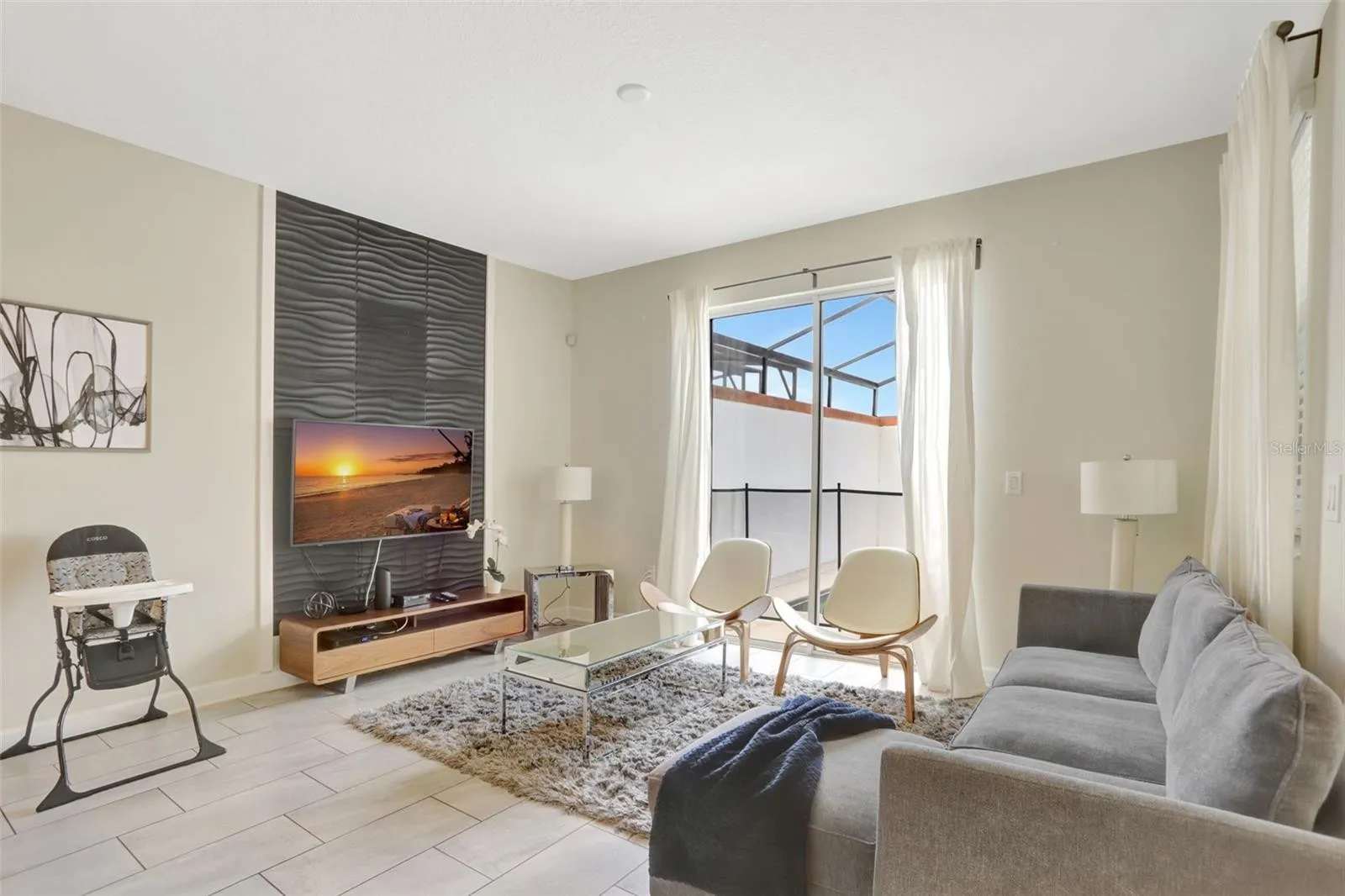 Family townhouse w/ pool & water park access