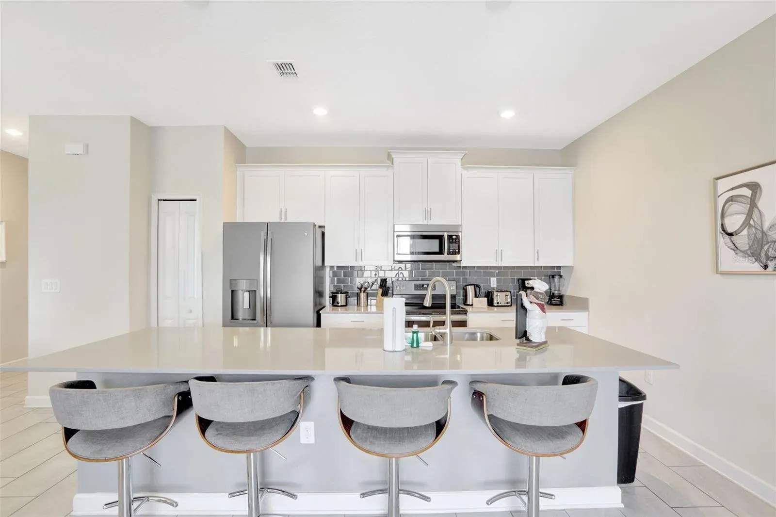 Family townhouse w/ pool & water park access