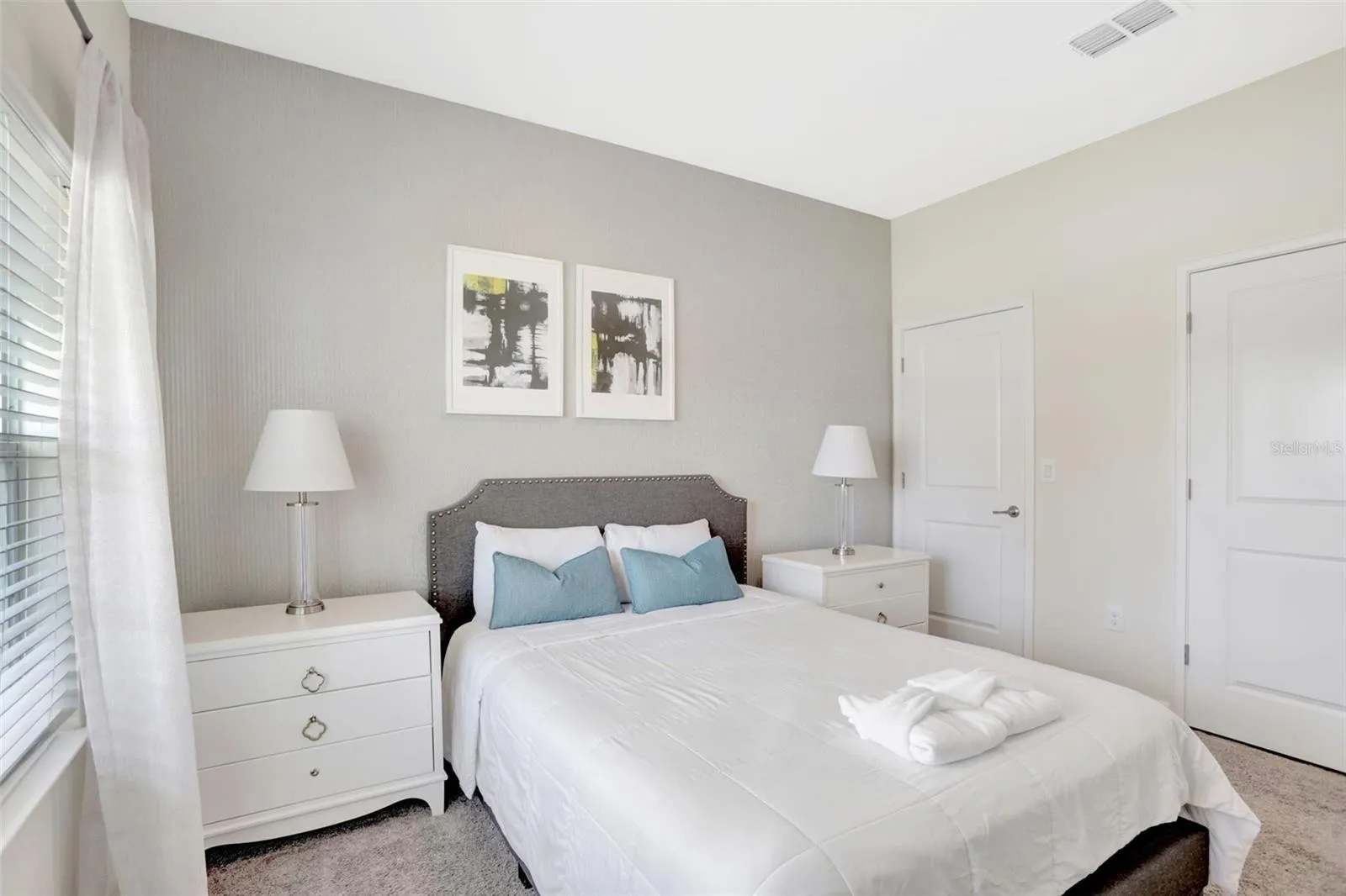 Family townhouse w/ pool & water park access