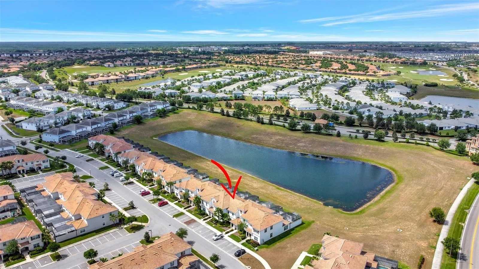 Family townhouse w/ pool & water park access