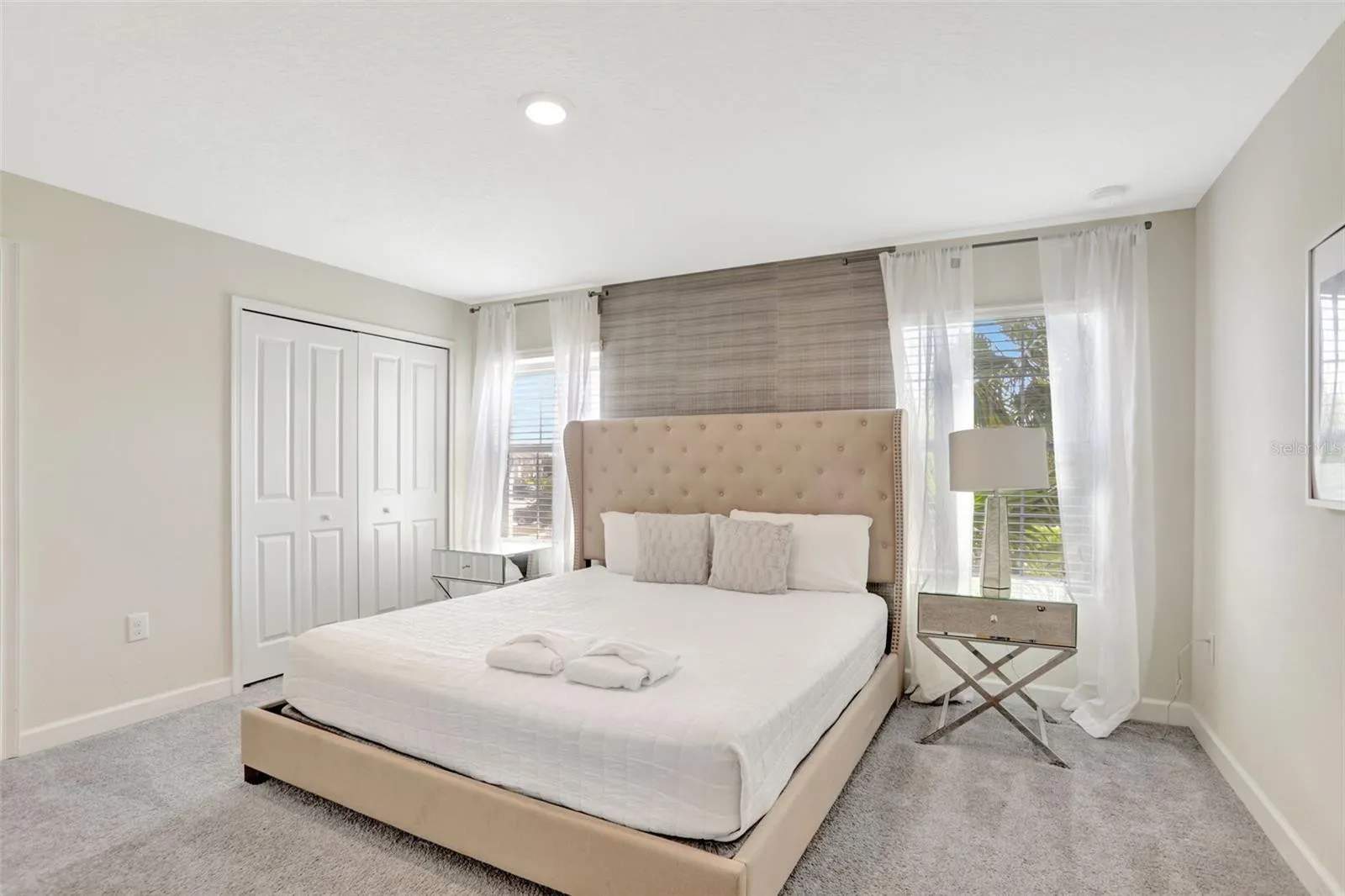 Family townhouse w/ pool & water park access