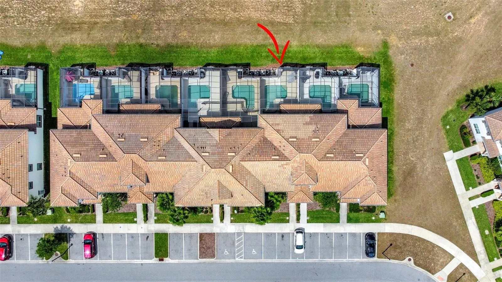 Family townhouse w/ pool & water park access