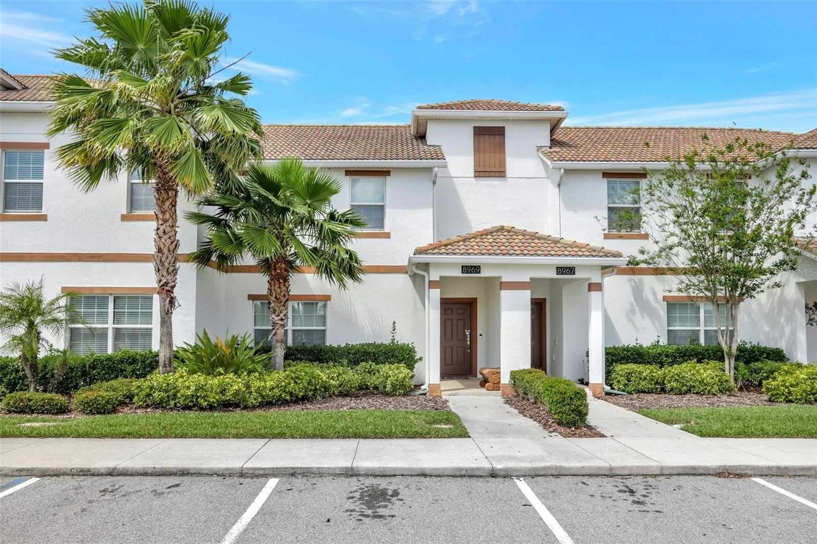 Family townhouse w/ pool & water park access