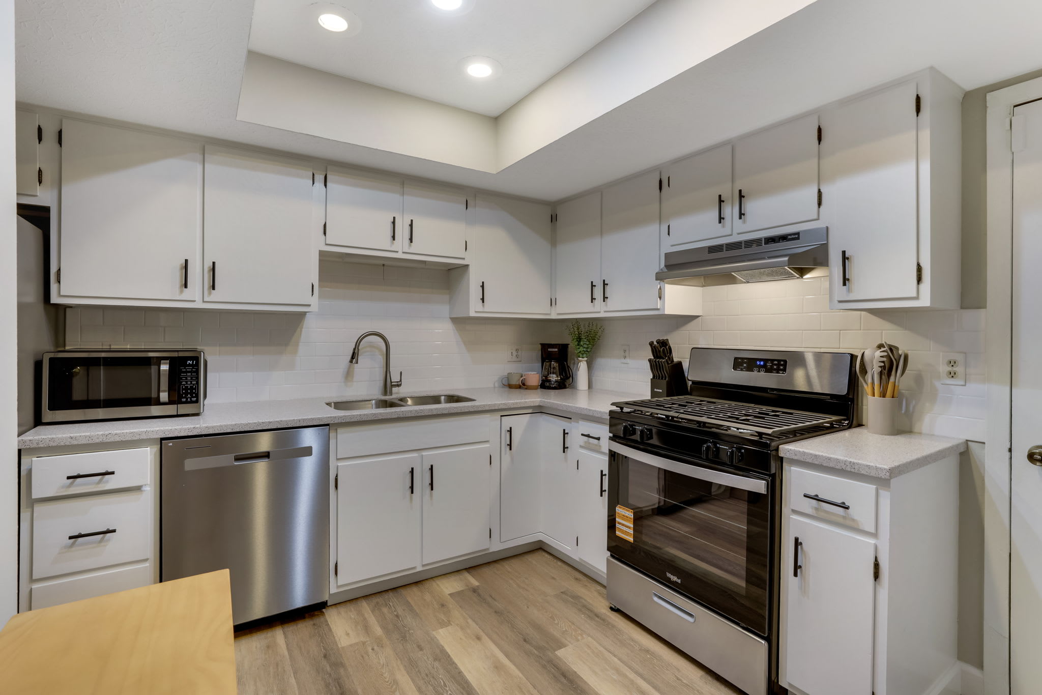 Modern 2BR Duplex in Gahanna Near Easton, Airpor
