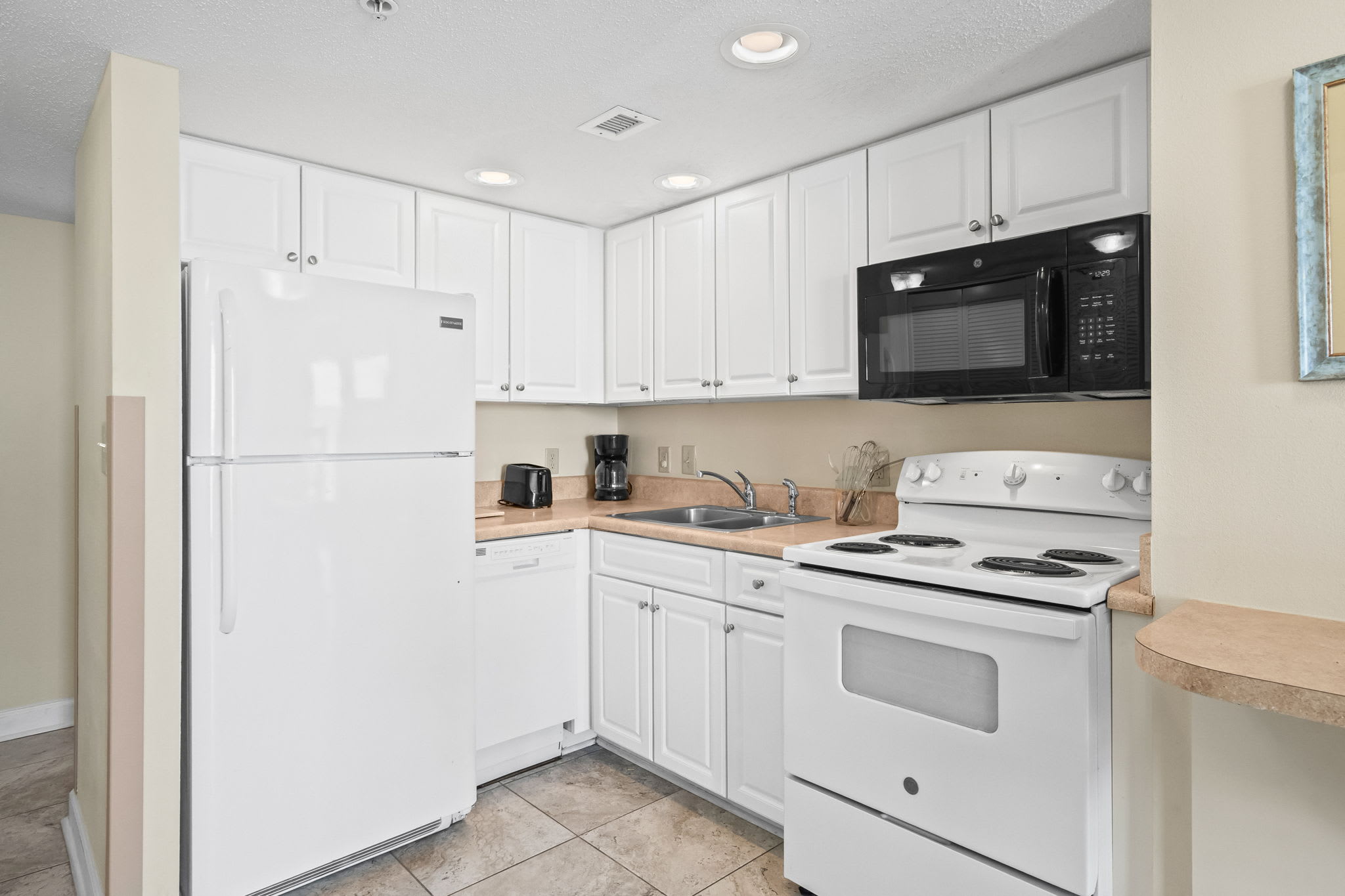 HS Unit 801 Oceanfront | Photo 12