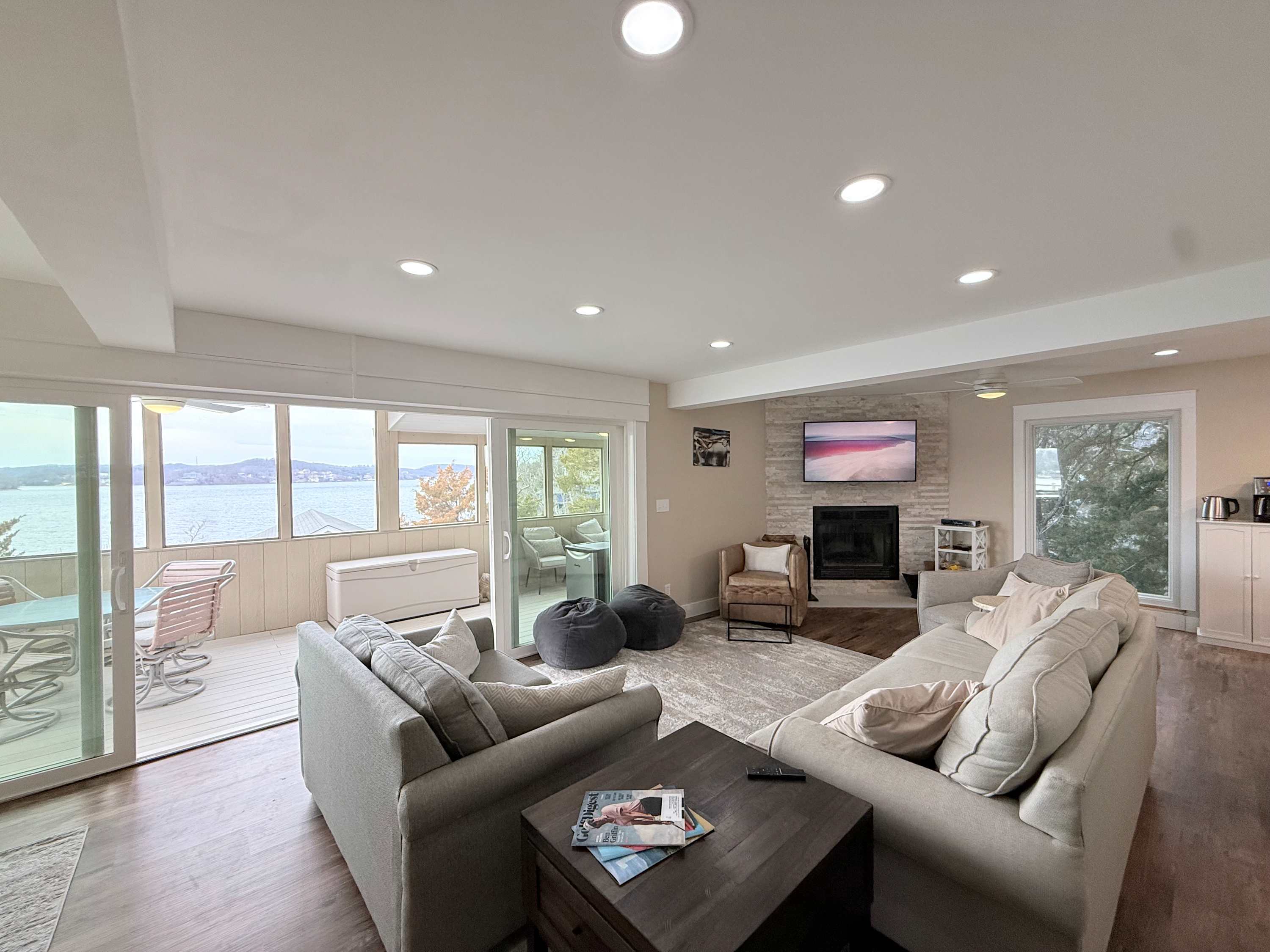 Sunset Point – Lakefront Home