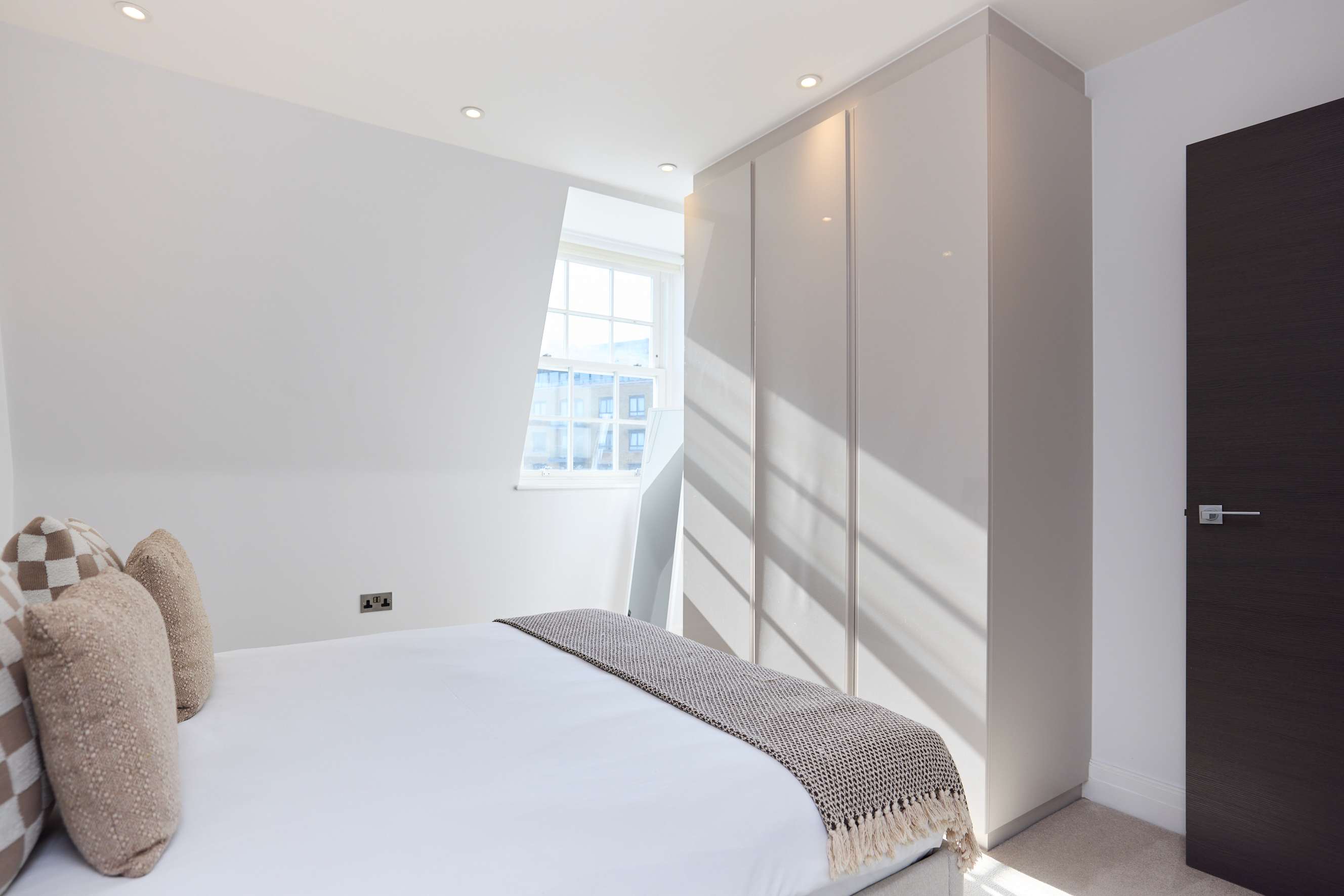 Second Storey at Kew in Kew Bridge Road 2 TW8 0FA - Property image 13 - VivreStays