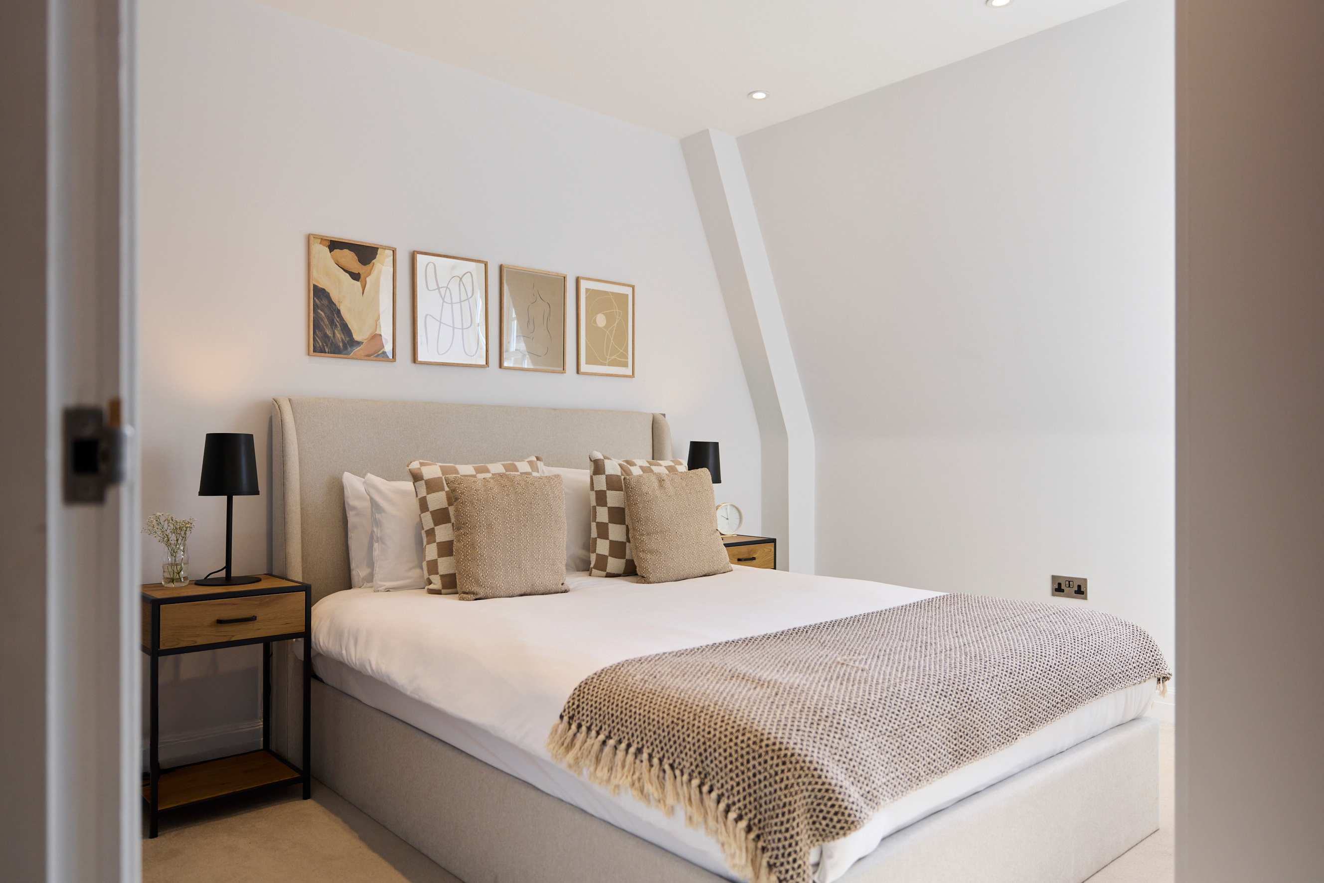 Second Storey at Kew in Kew Bridge Road 2 TW8 0FA - Property image 12 - VivreStays