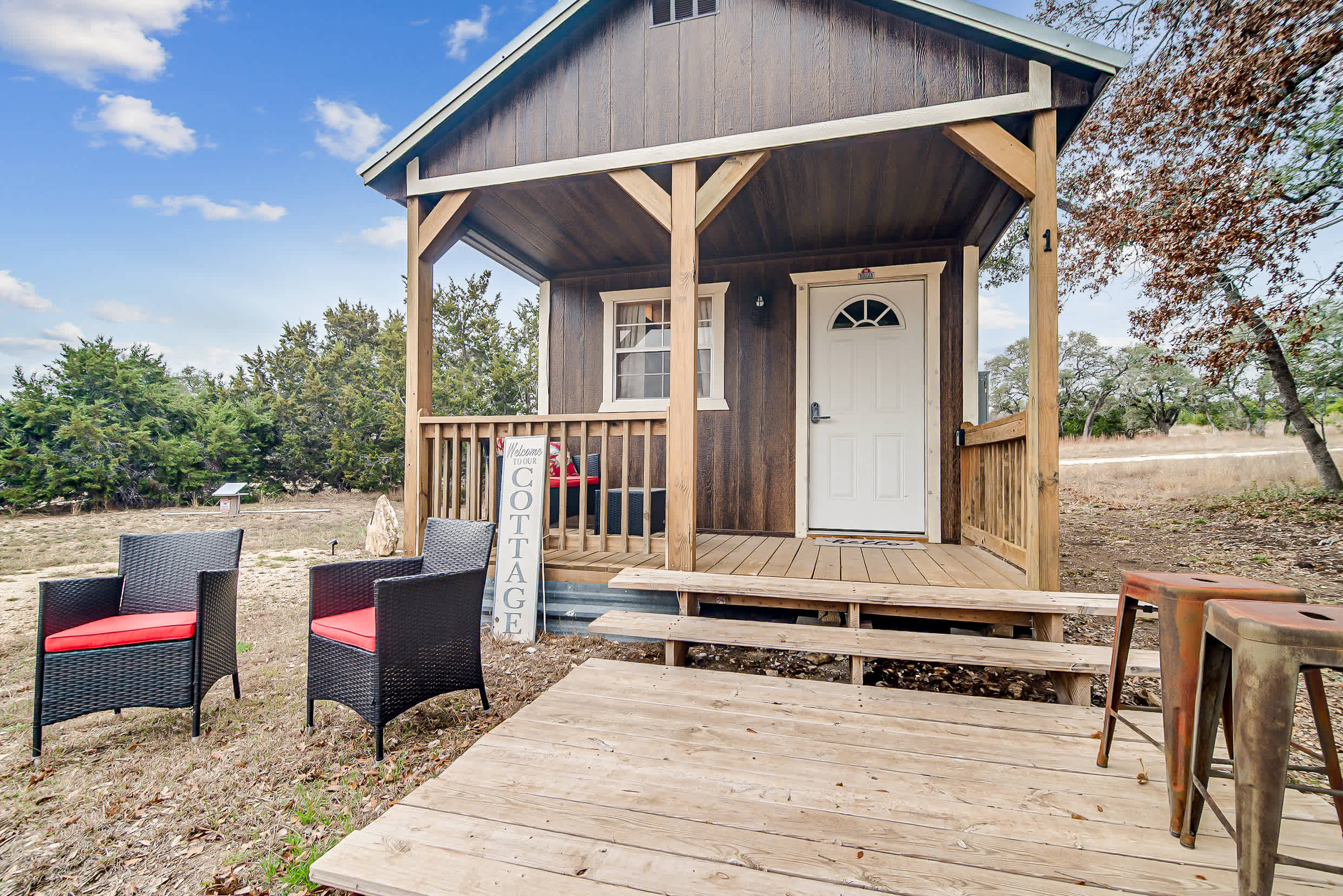 Hill Country Cabin 1 4