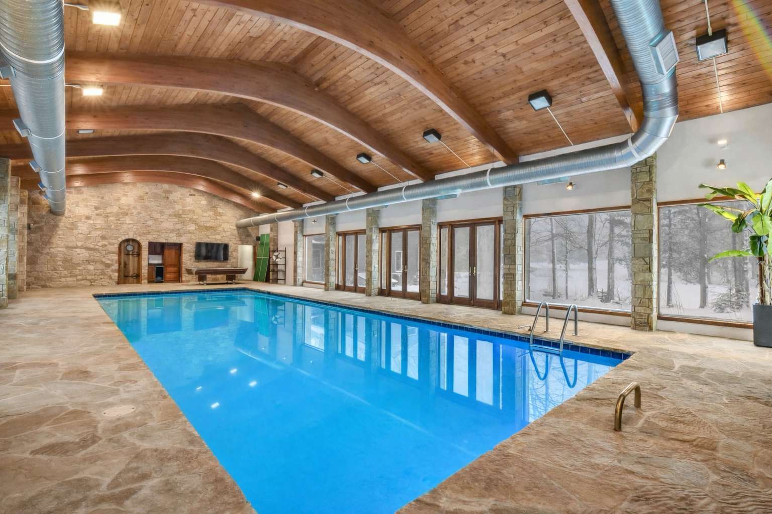 Grand River Estate IndoorPool/Swim Pond/25 Acres — Thompson, OH — vacation rental
