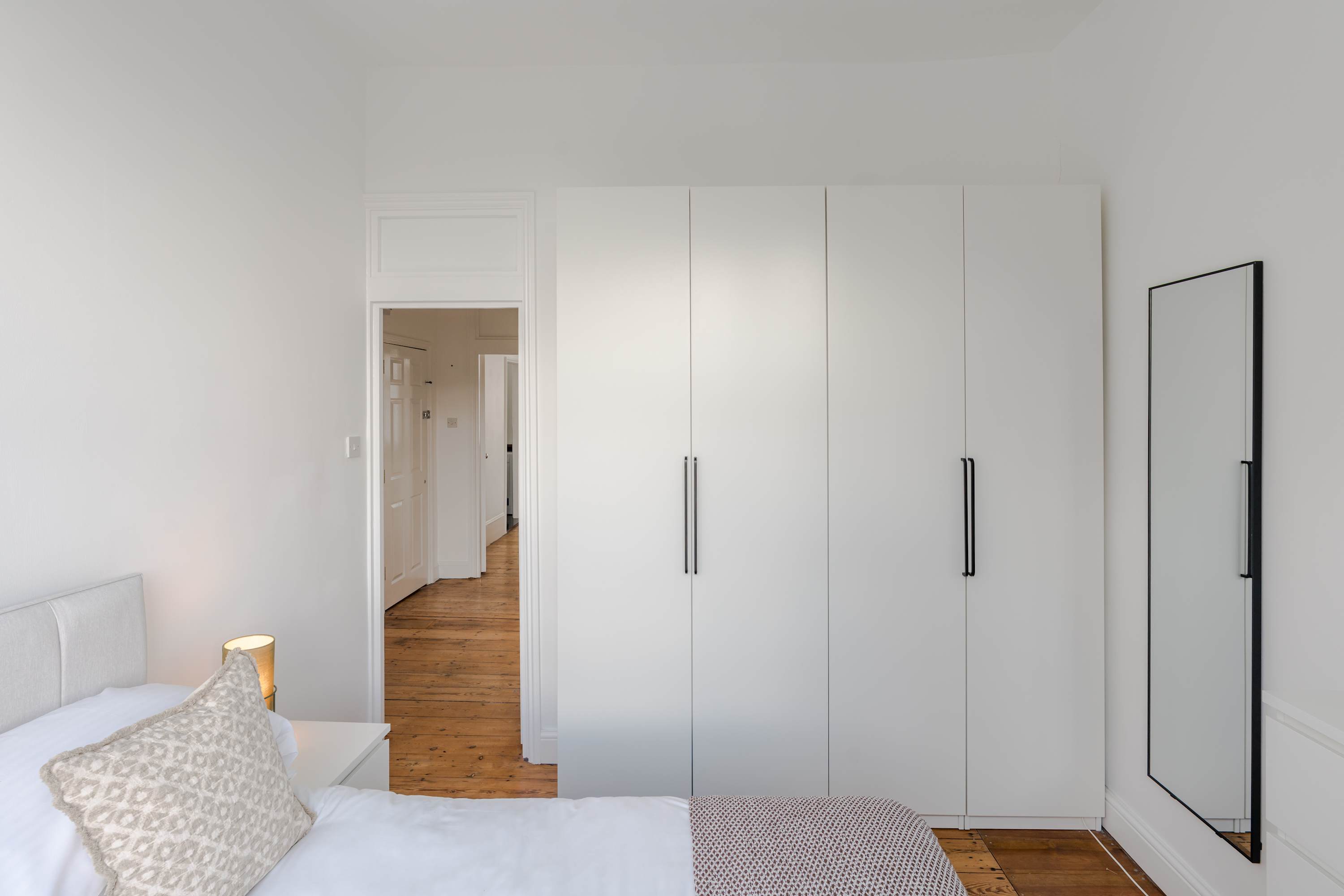 Queen's Park 2-Bed Apartment · Sleeps 4 in Priory Park Road, C NW6 - Property image 11 - VivreStays