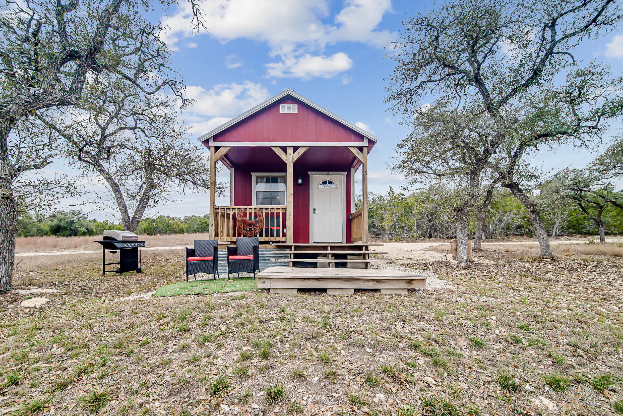 Hill Country Cabin 3