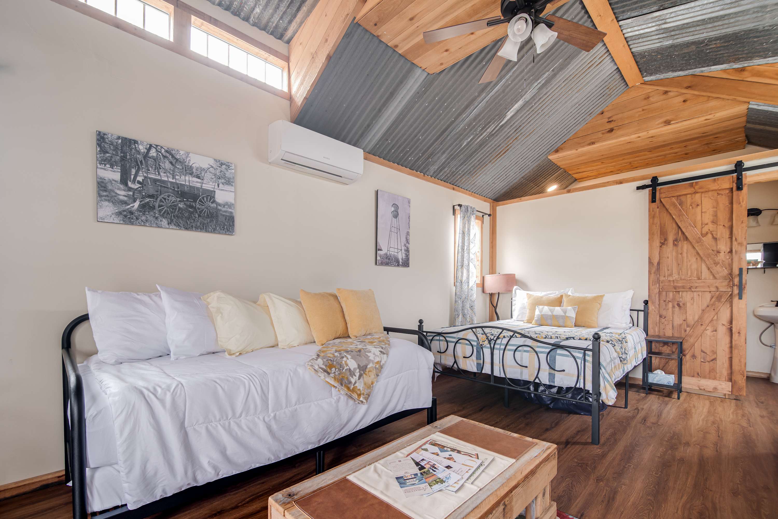 Hill Country Cabin 3 6