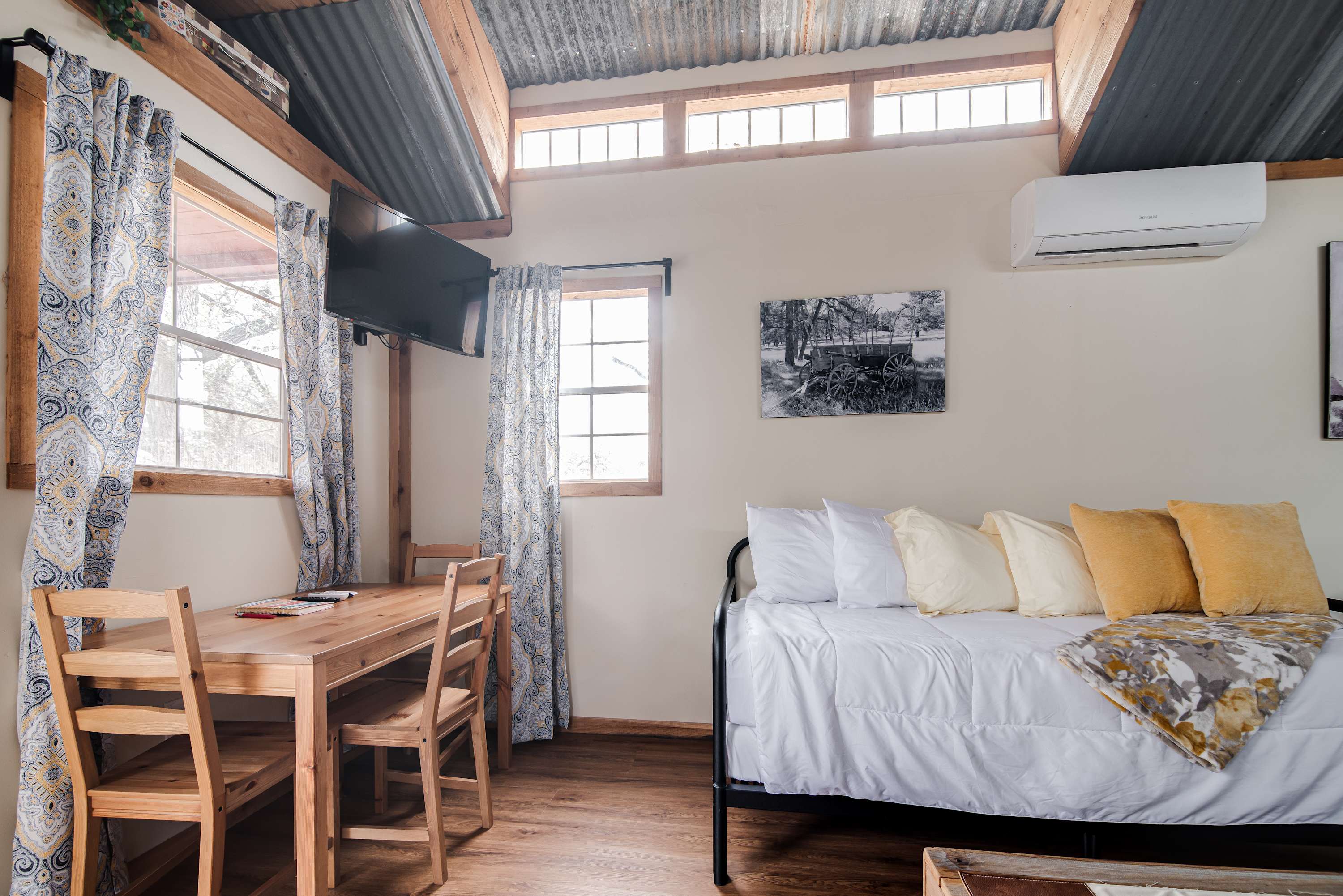 Hill Country Cabin 3 4