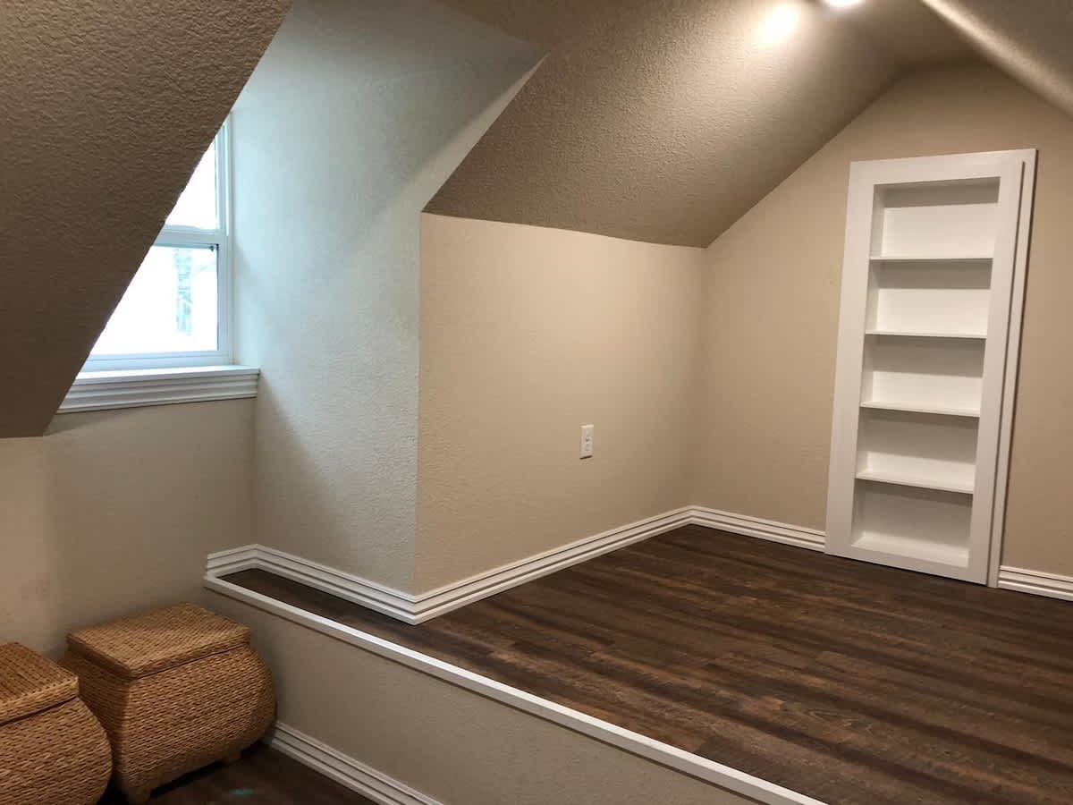 Loft/ Additional Sleeping (air mattress if needed)