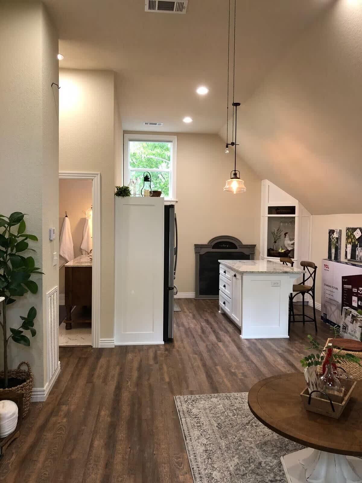Kitchen/ Living