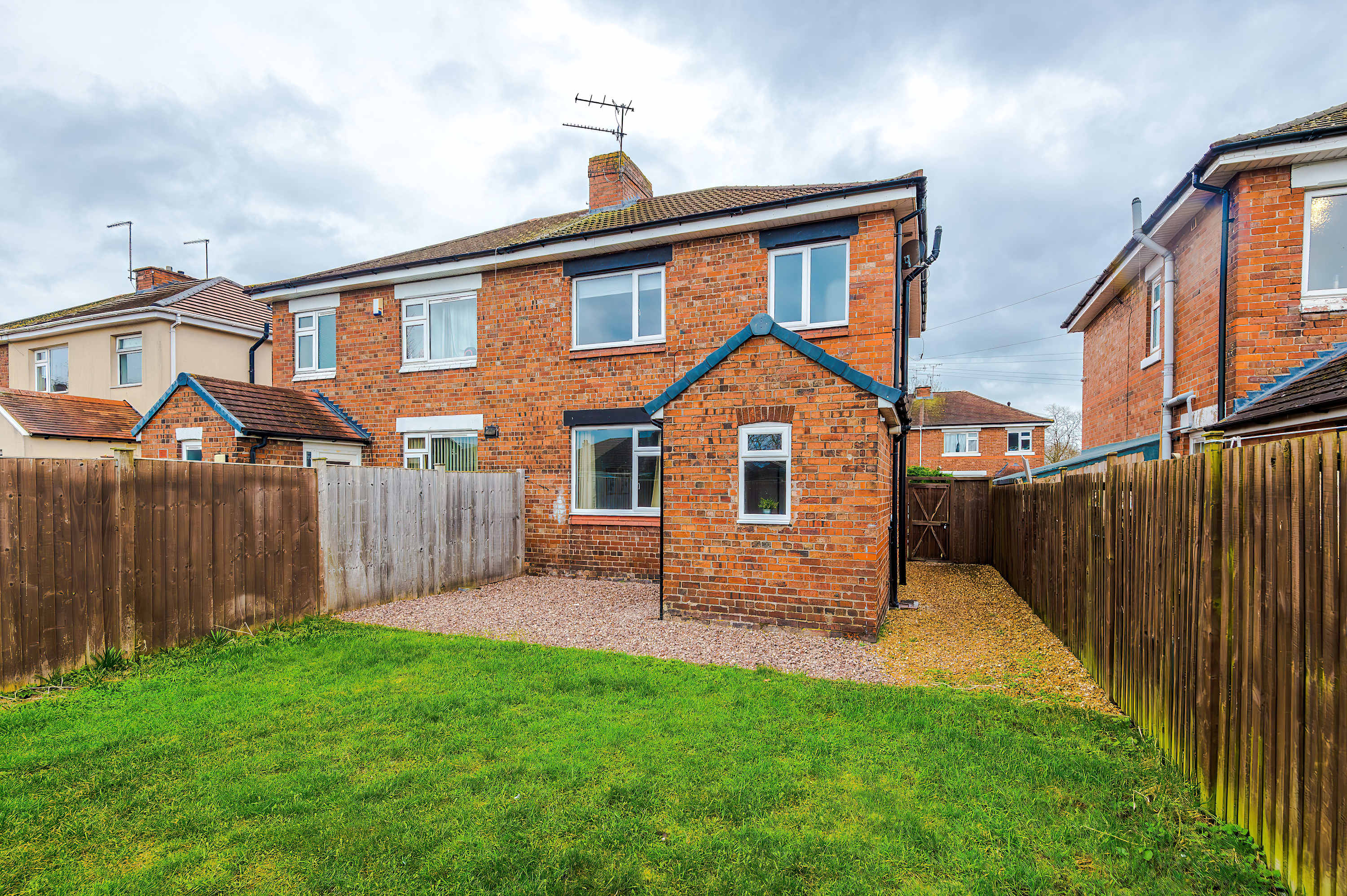 Bright 3BR Home Sleeps 6 - 4 mins from Bentley in 10 White Avenue CW2 7SH - Property image 12 - VivreStays