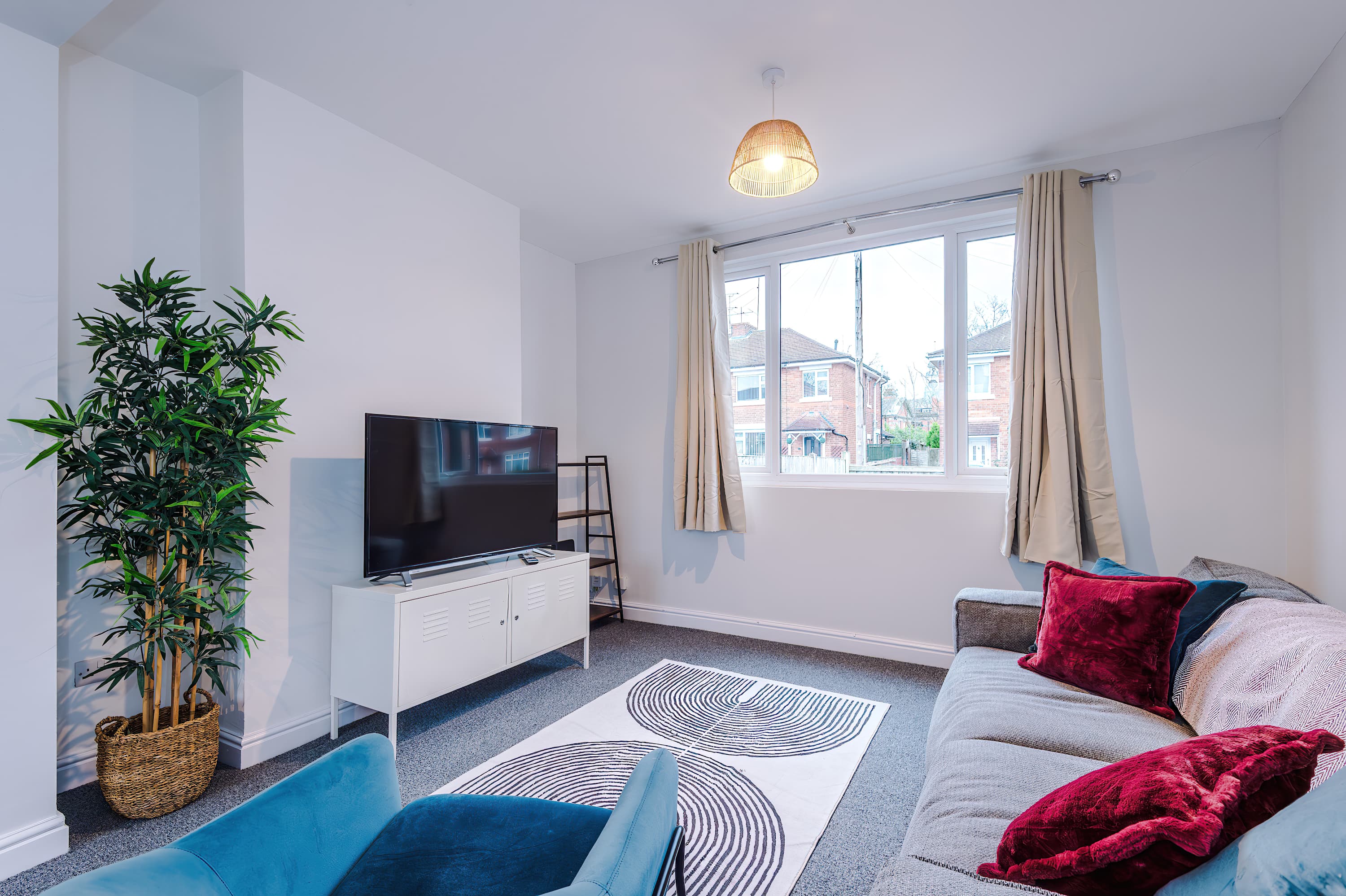 Bright 3BR Home Sleeps 6 - 4 mins from Bentley in 10 White Avenue CW2 7SH - Property image 16 - VivreStays