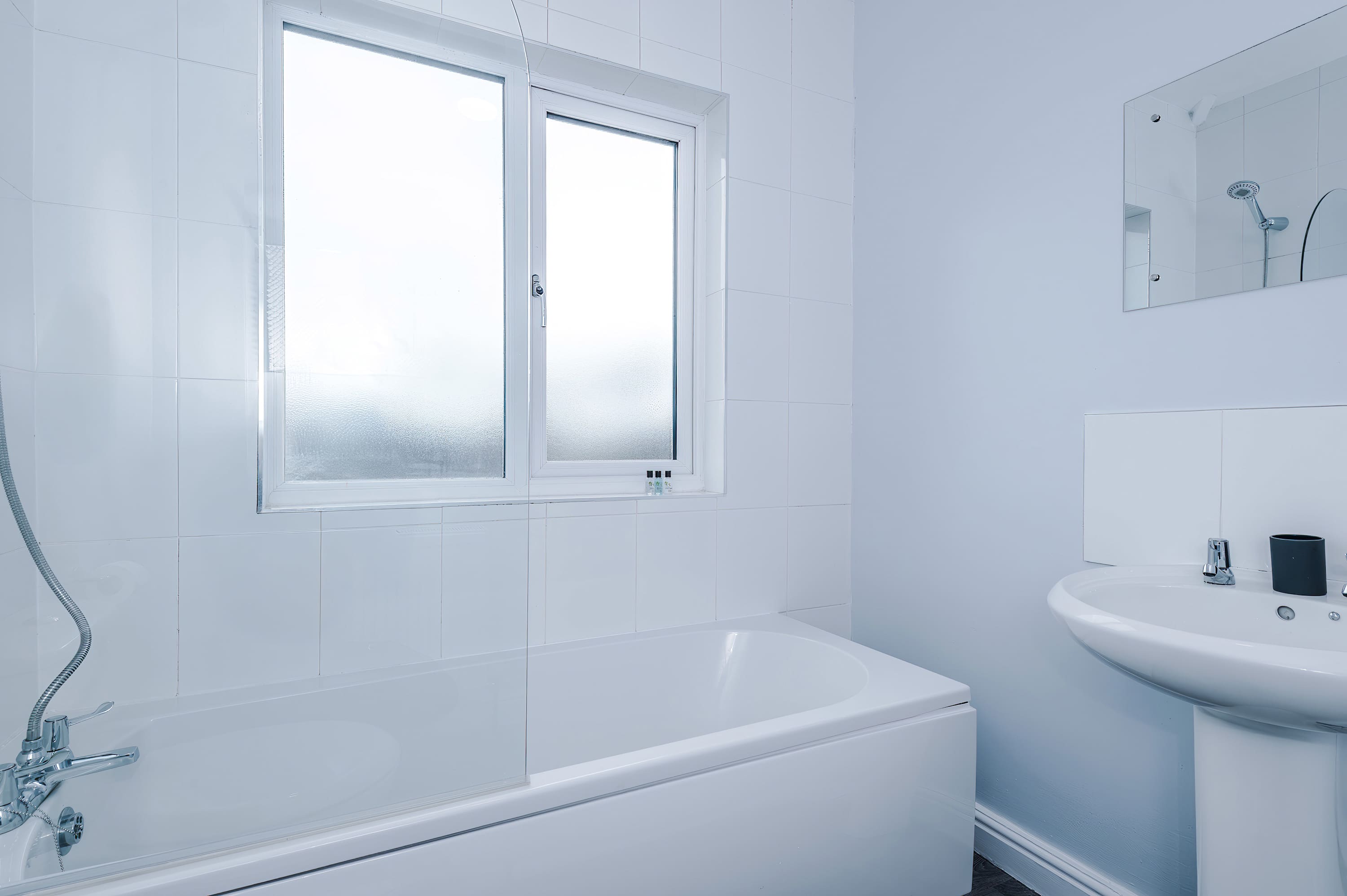 Bright 3BR Home Sleeps 6 - 4 mins from Bentley in 10 White Avenue CW2 7SH - Property image 39 - VivreStays