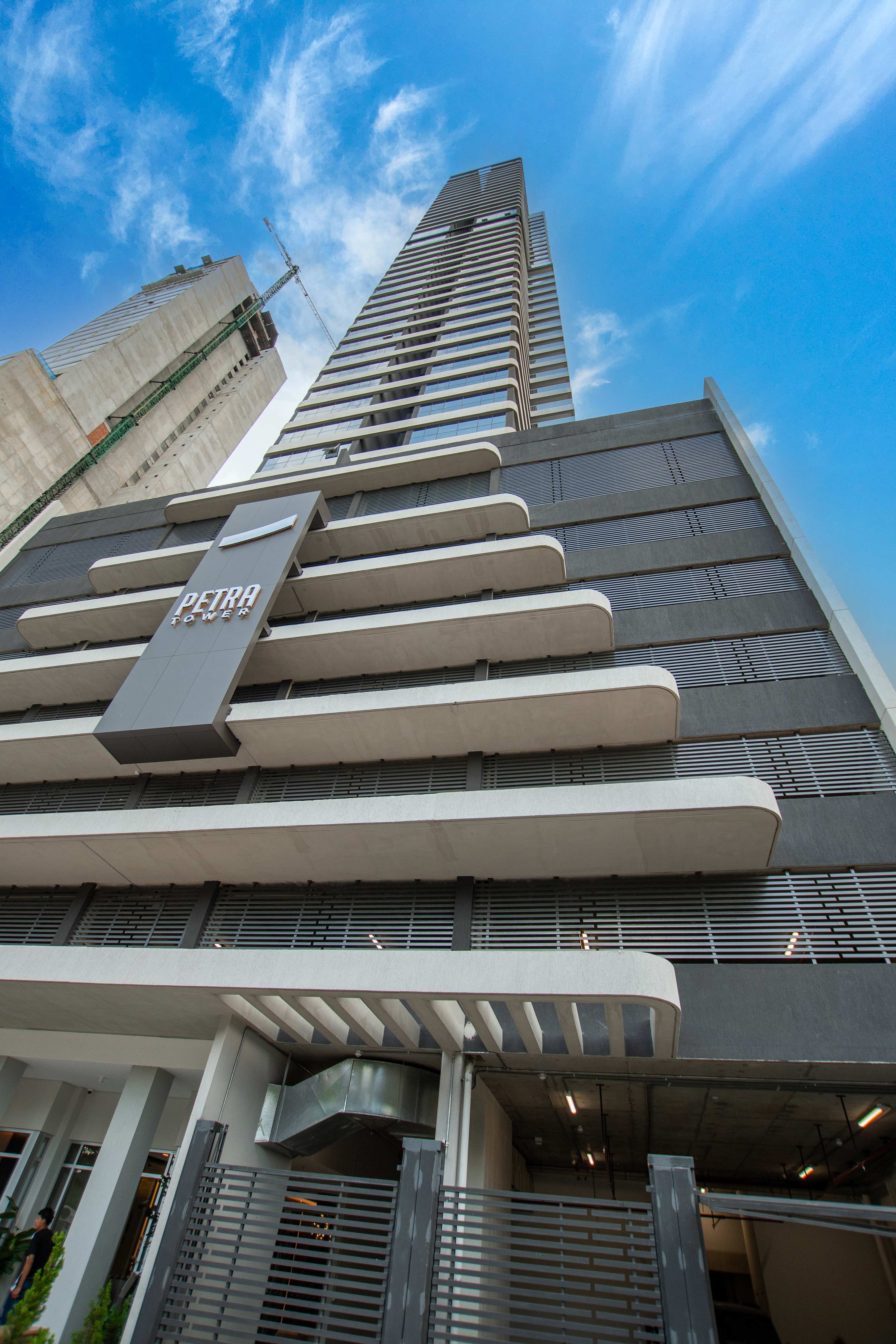 Executive 1BR Apartment | Petra Tower Asunción