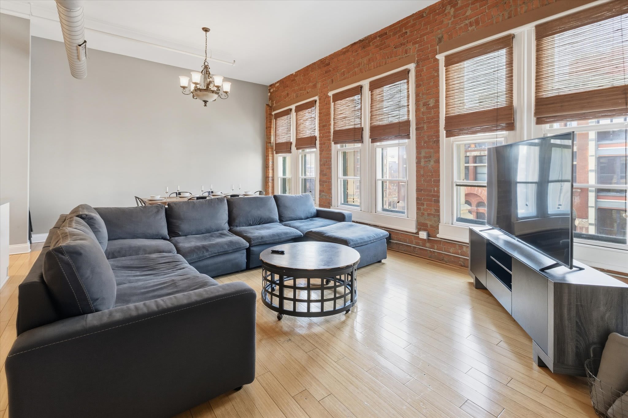 Top Floor Loft! 4 Bedrooms and 2,000 sq ft — Indianapolis, IN — vacation rental