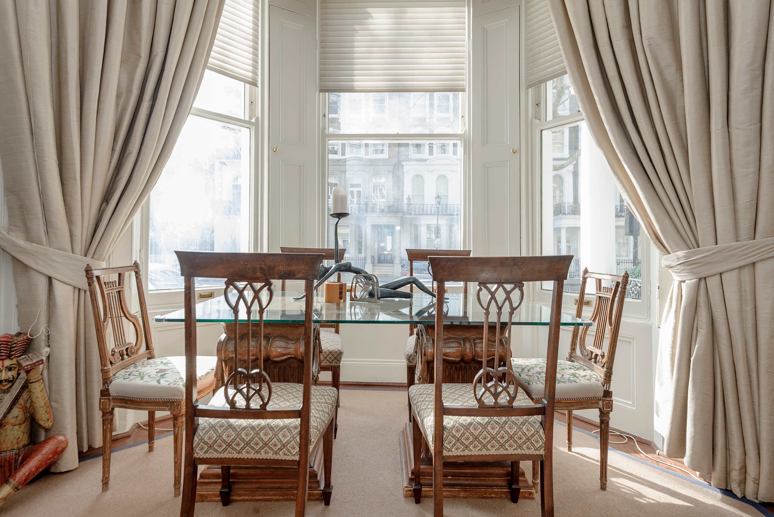 Charming 2 bedroom flat - Knightsbridge in Beaufort Gardens 19 SW3 1PS - Property image 4 - VivreStays