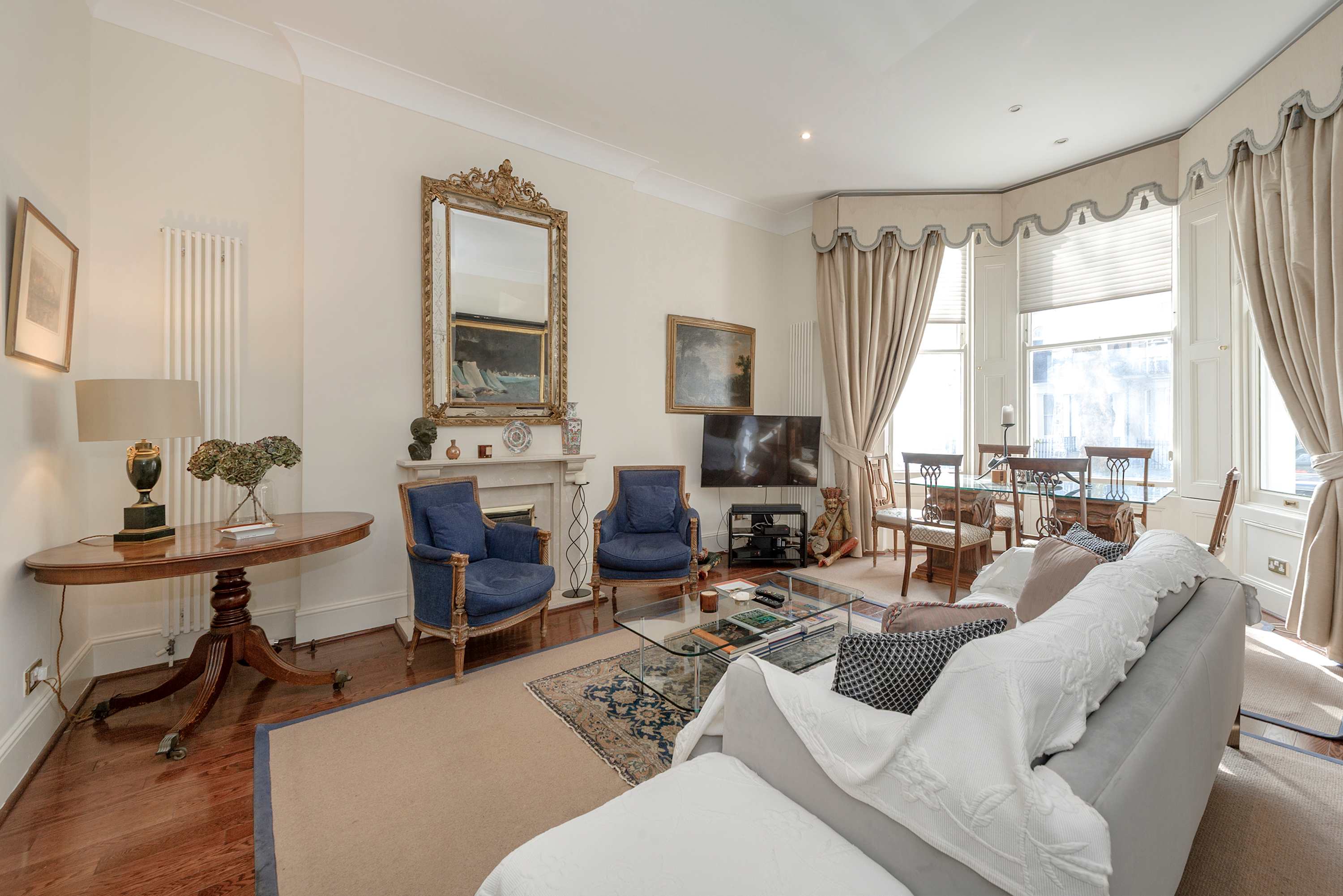 Charming 2 bedroom flat - Knightsbridge in Beaufort Gardens 19 SW3 1PS - Property image 3 - VivreStays
