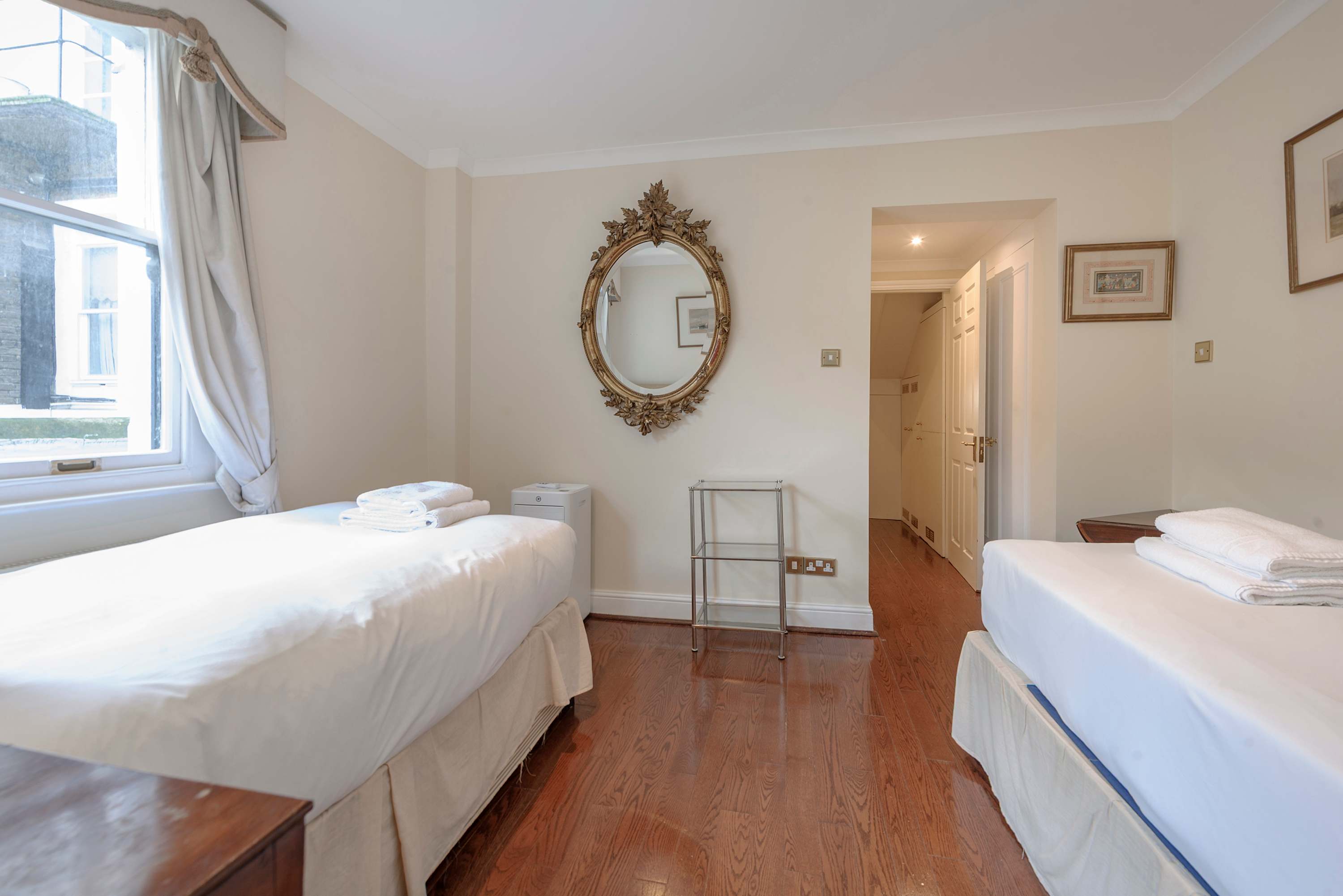 Charming 2 bedroom flat - Knightsbridge in Beaufort Gardens 19 SW3 1PS - Property image 12 - VivreStays